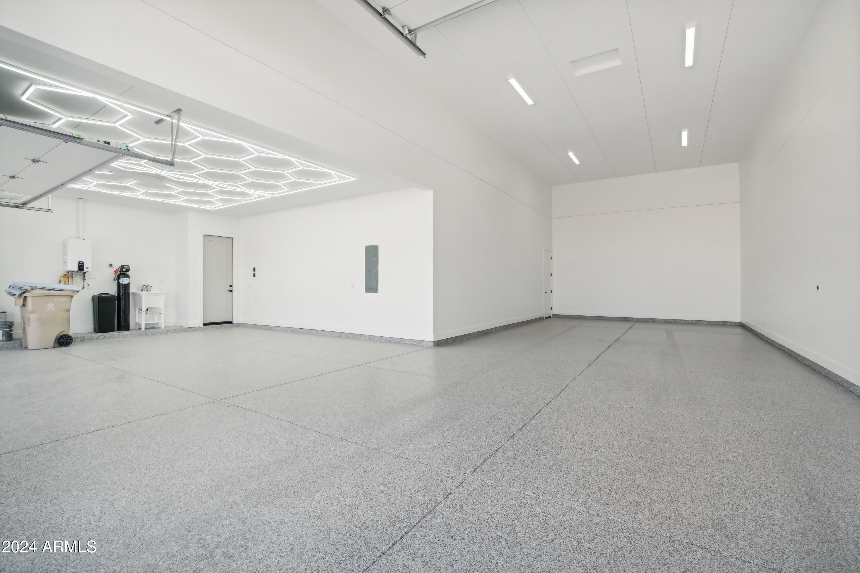 2808 W HERE TO THERE Drive