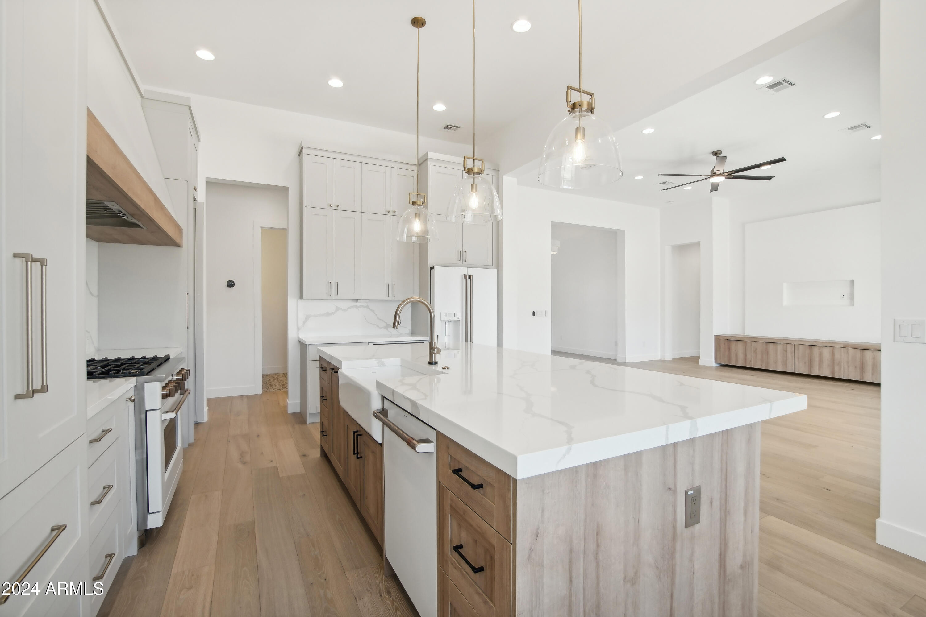 2808 W HERE TO THERE Drive