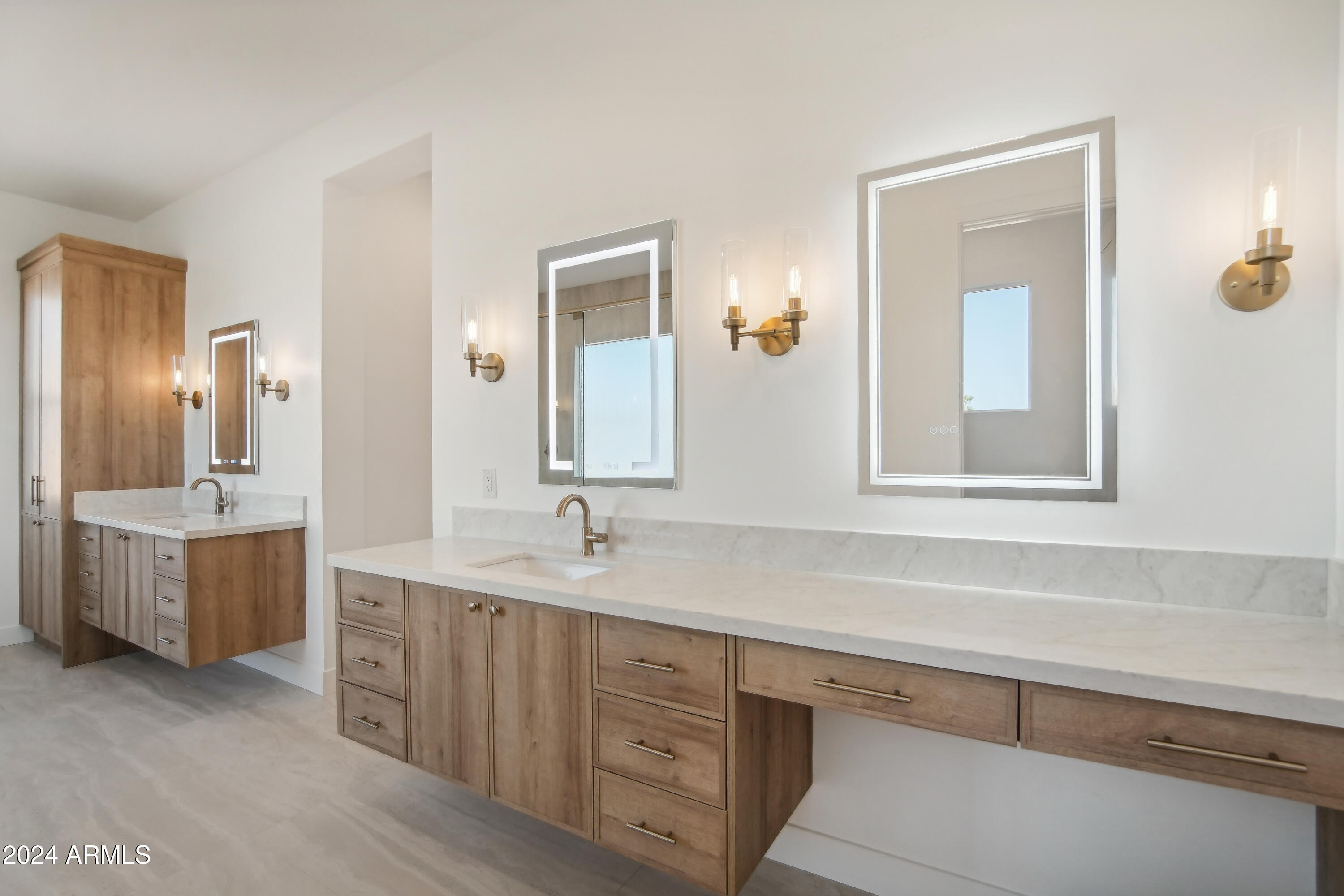 2808 W HERE TO THERE Drive