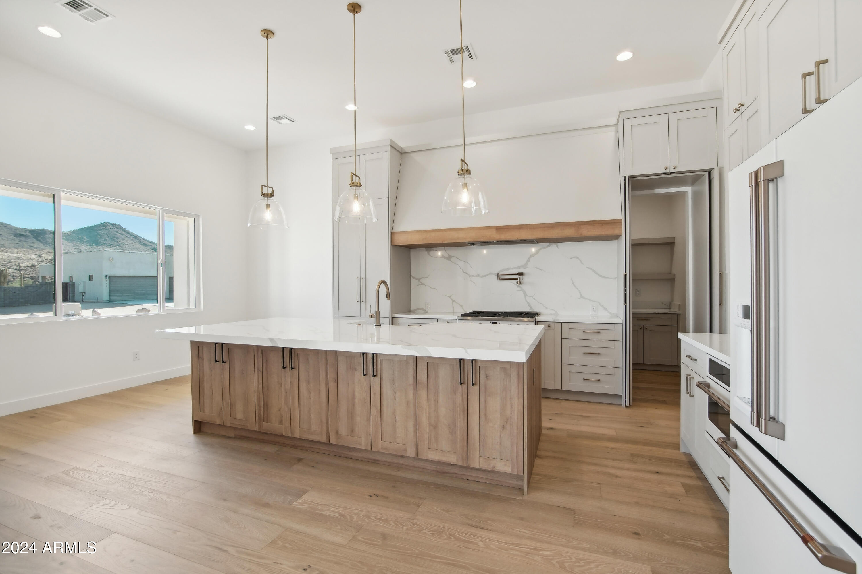 2808 W HERE TO THERE Drive