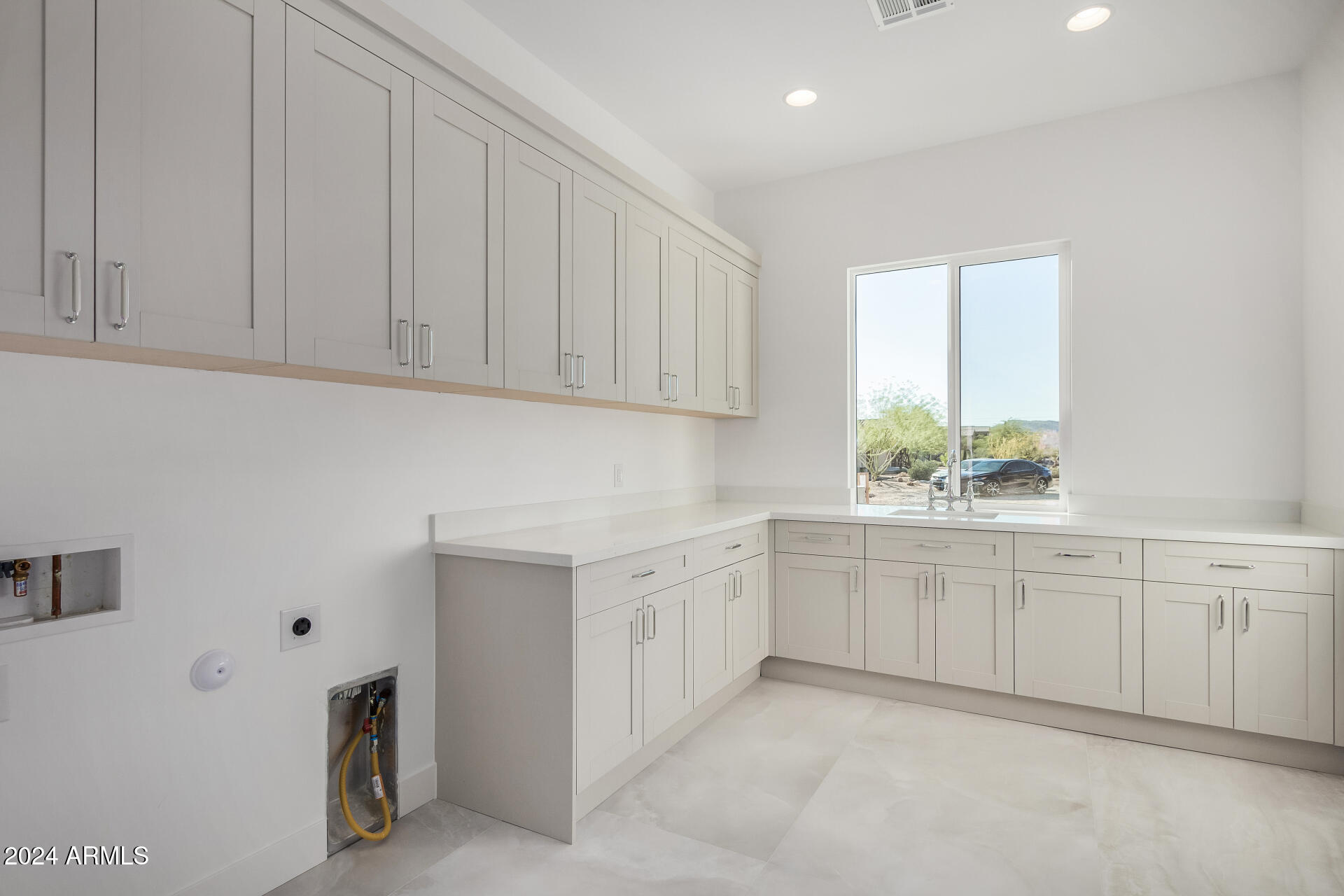 2808 W HERE TO THERE Drive