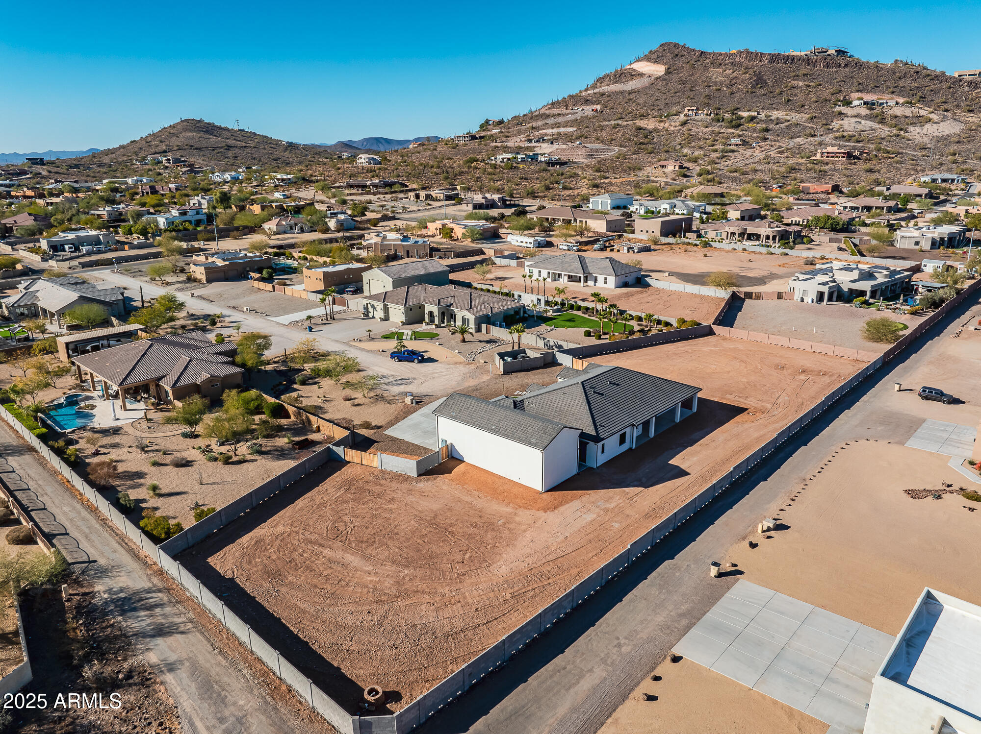 2808 W HERE TO THERE Drive