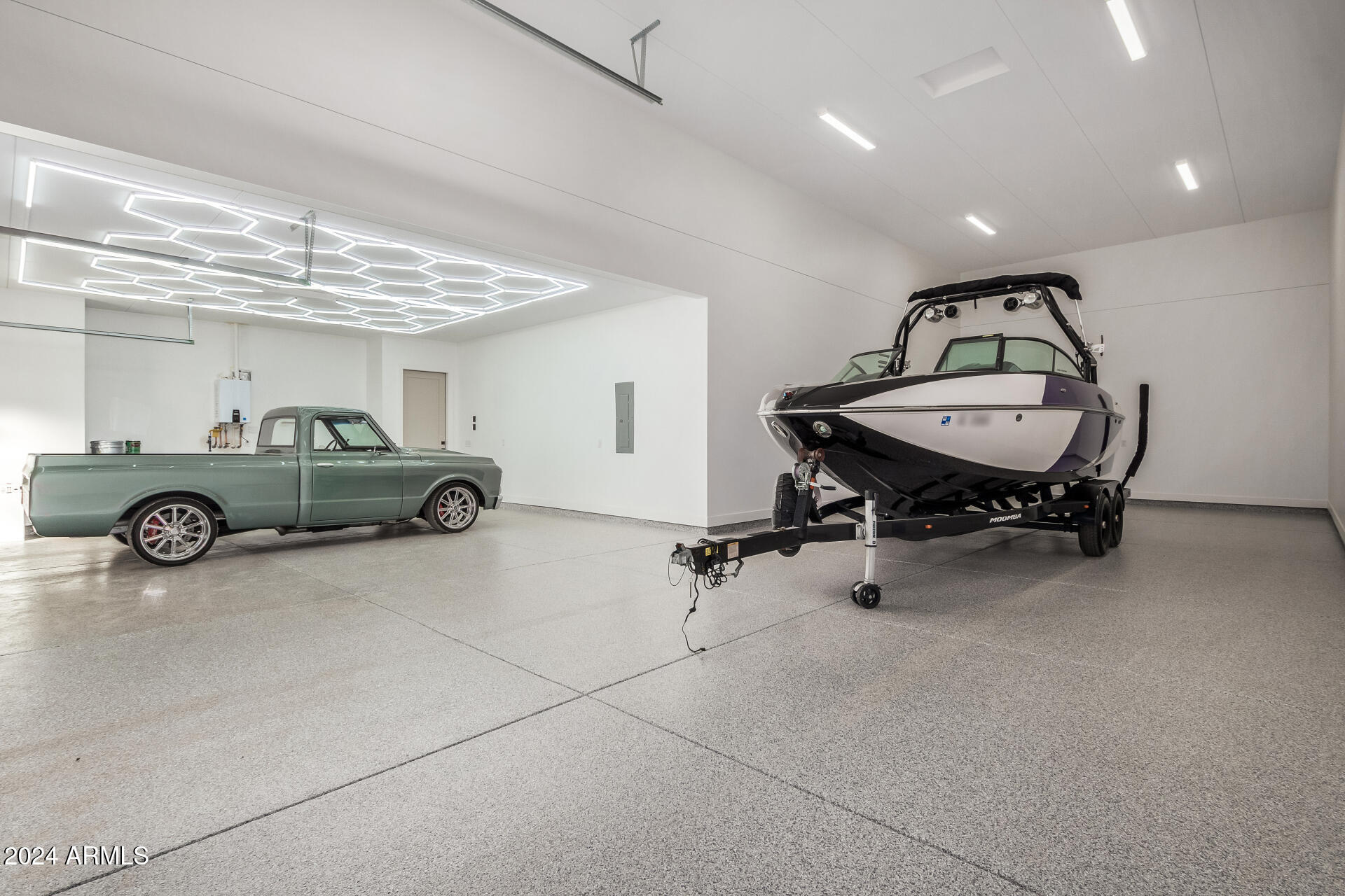 2808 W HERE TO THERE Drive