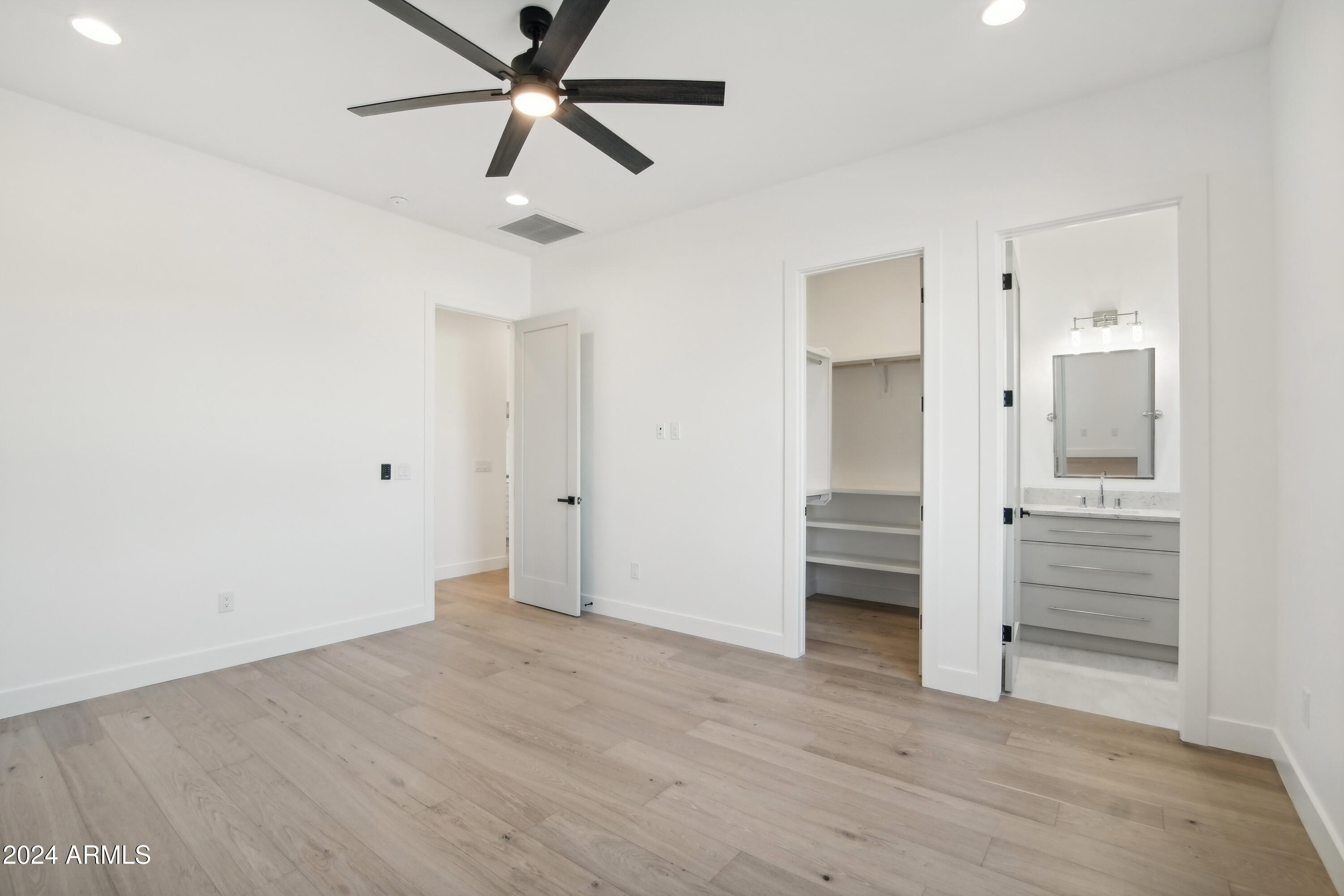 2808 W HERE TO THERE Drive