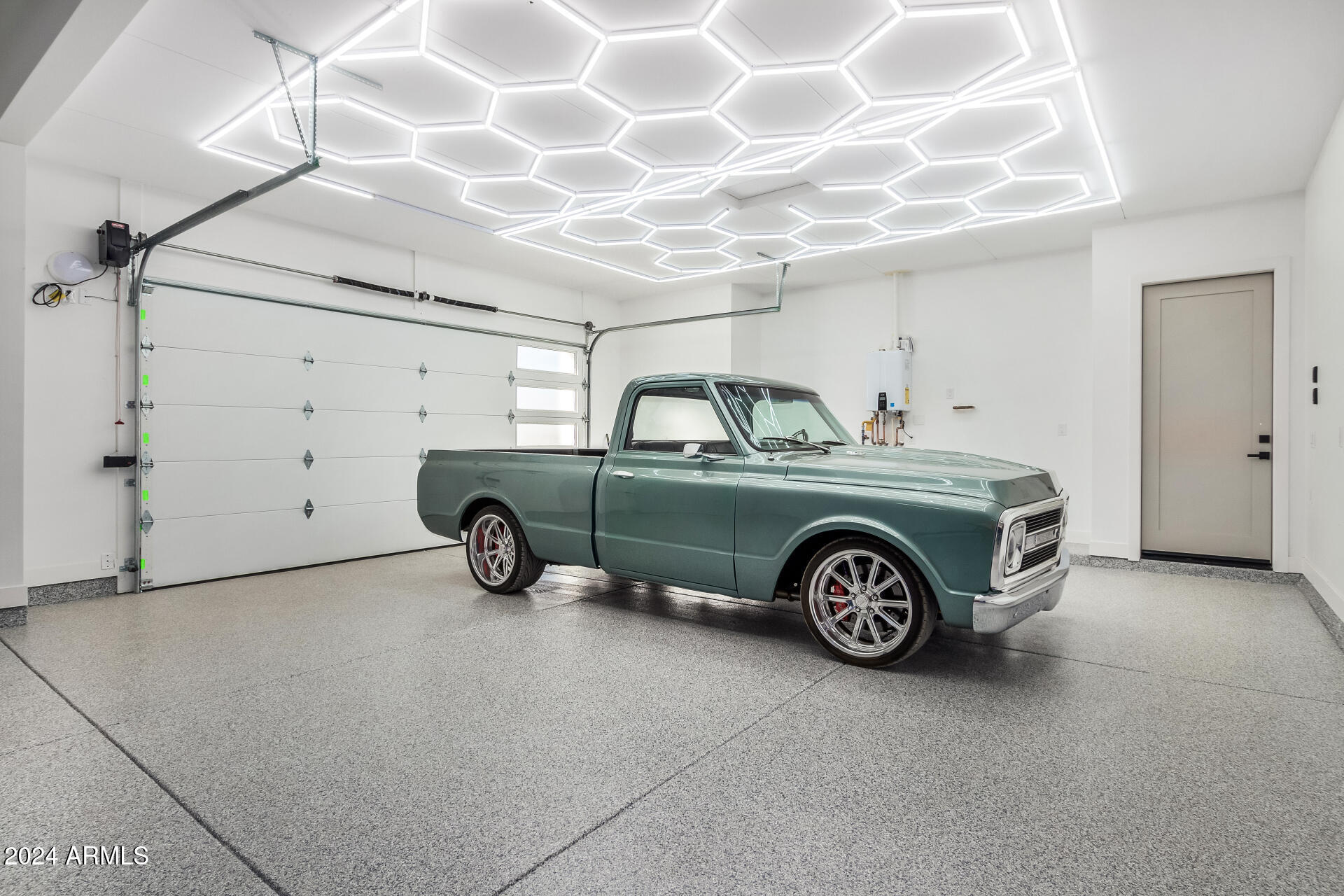 2808 W HERE TO THERE Drive