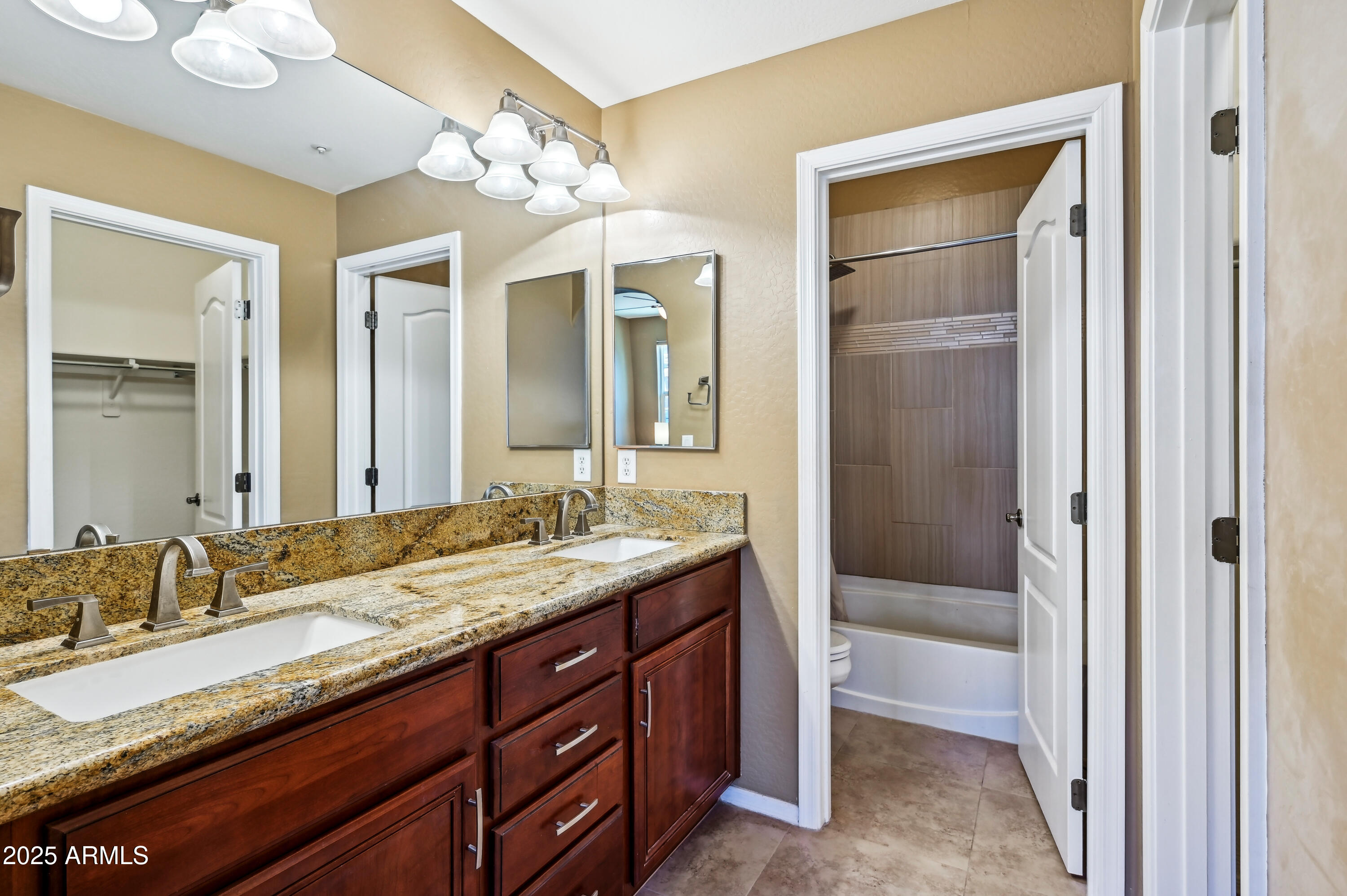 2727 S EQUESTRIAN Drive, 103