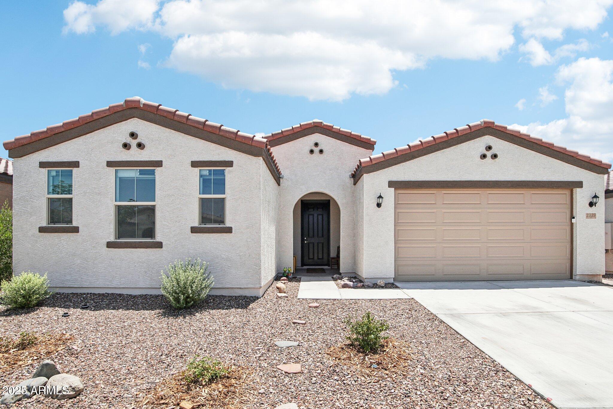 2339 W SUNLAND Avenue