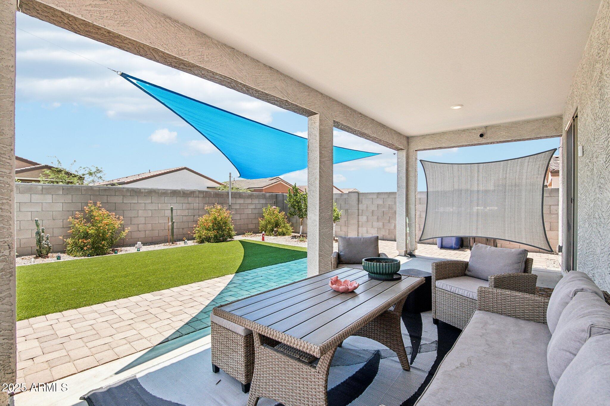 2339 W SUNLAND Avenue