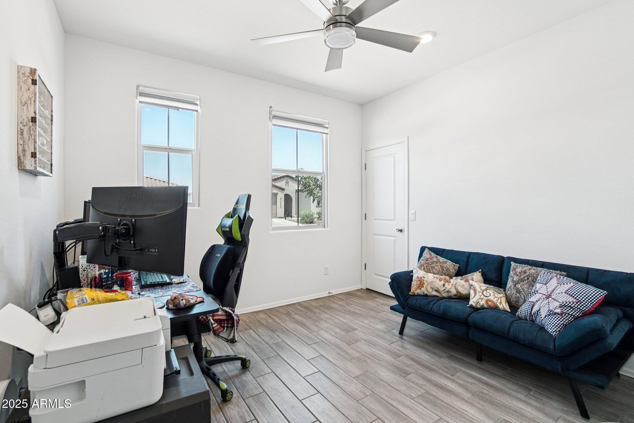 2339 W SUNLAND Avenue