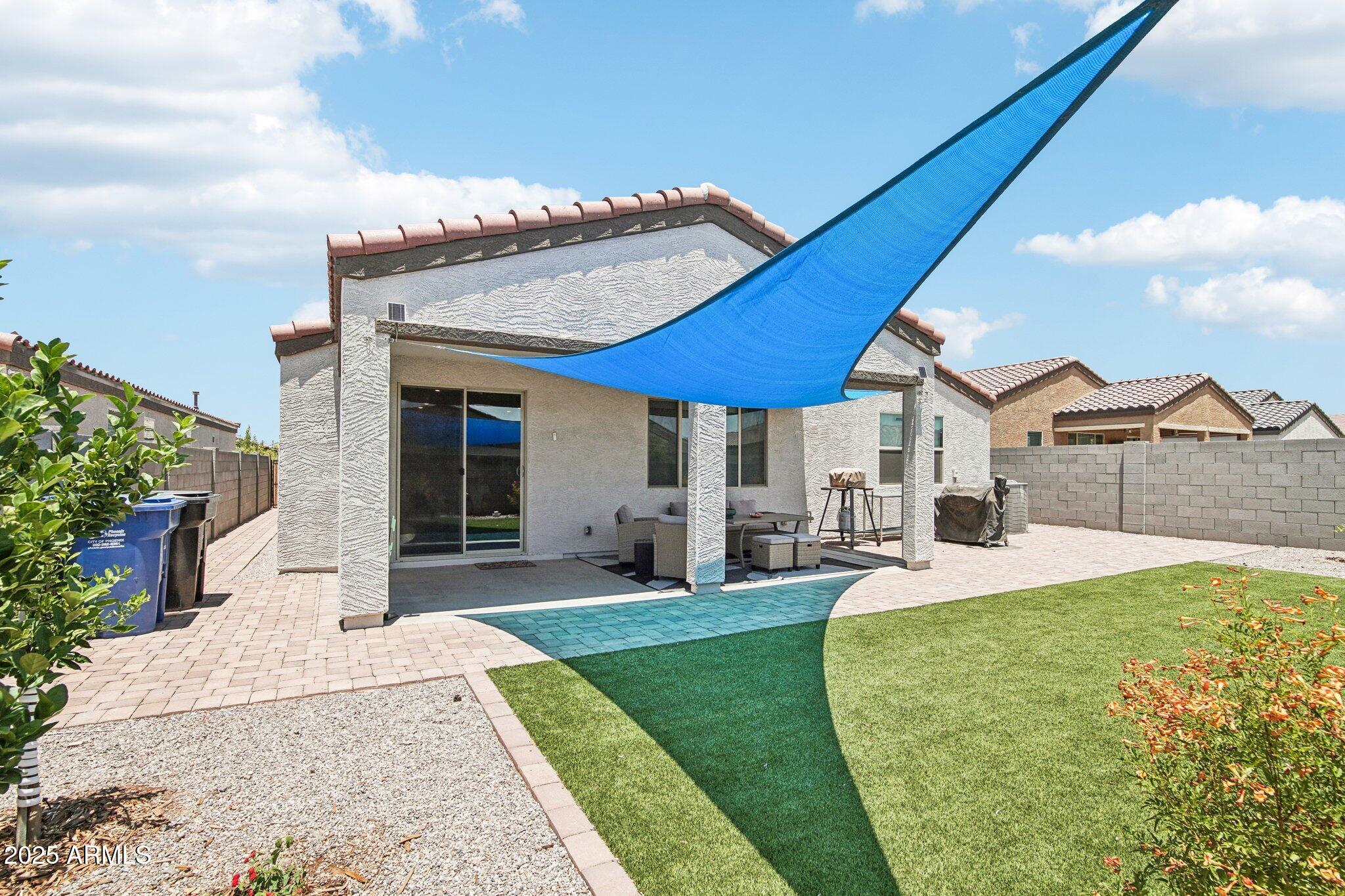 2339 W SUNLAND Avenue