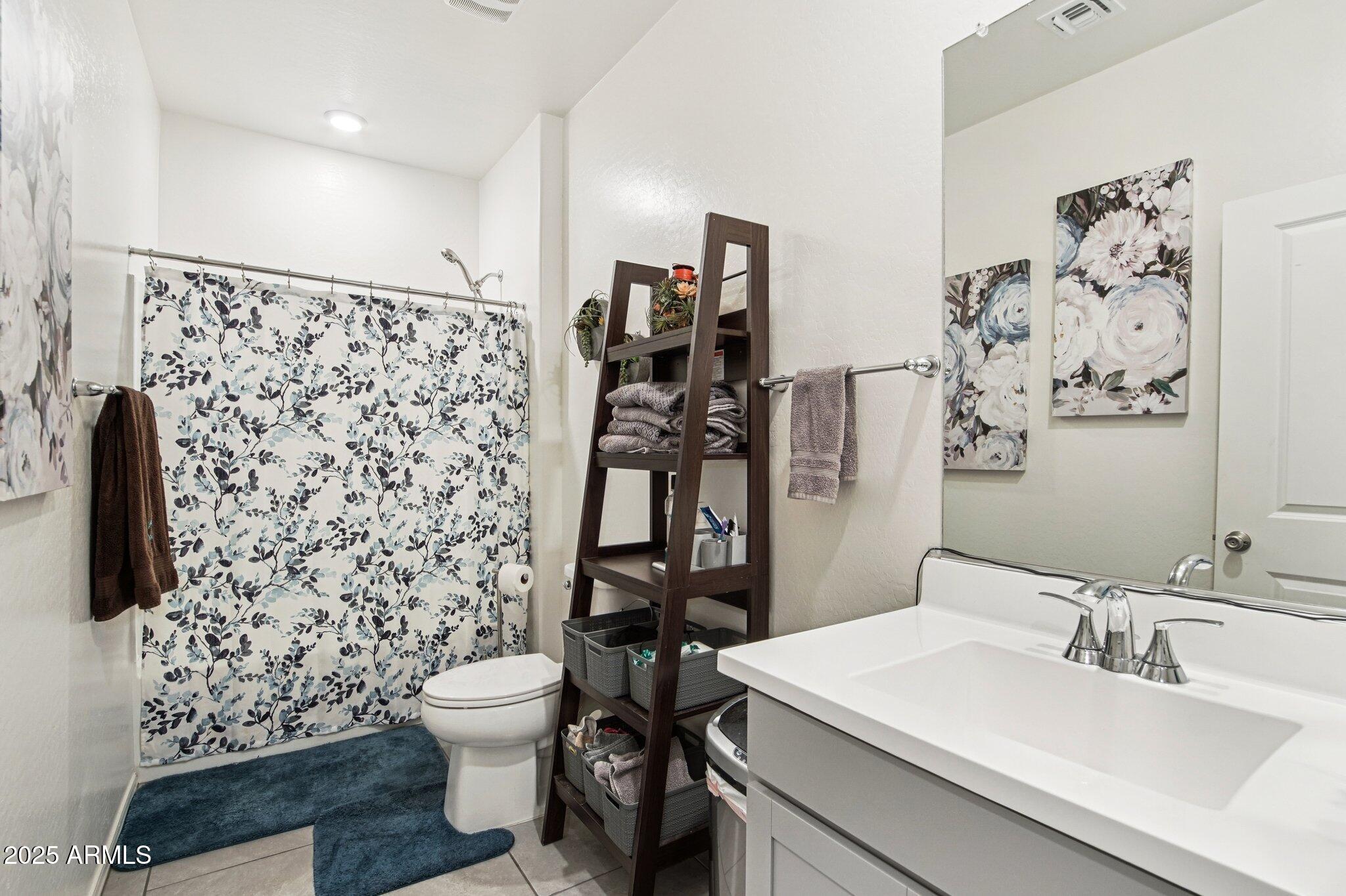 2339 W SUNLAND Avenue