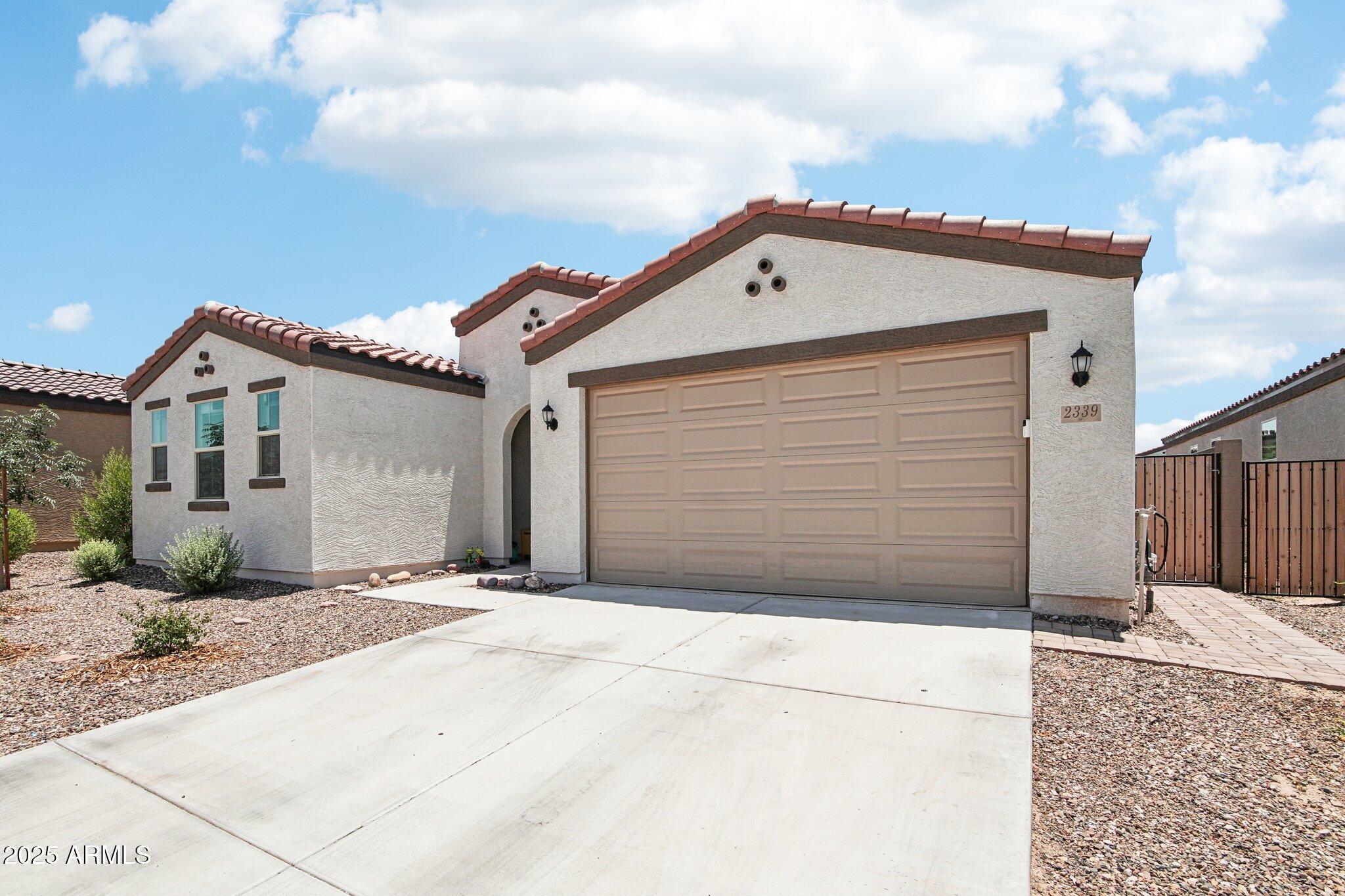 2339 W SUNLAND Avenue