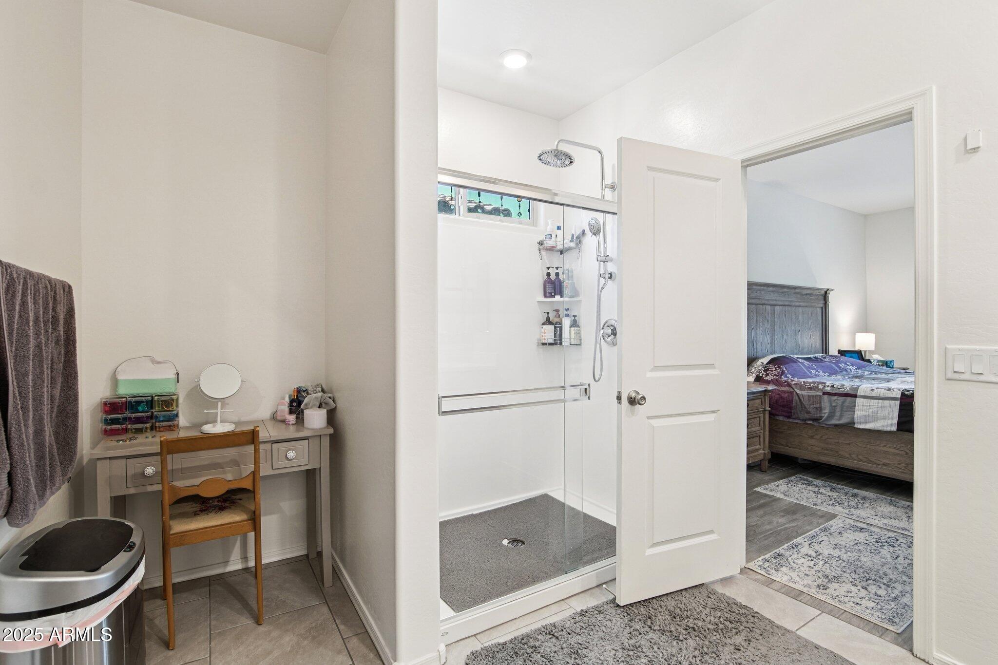 2339 W SUNLAND Avenue