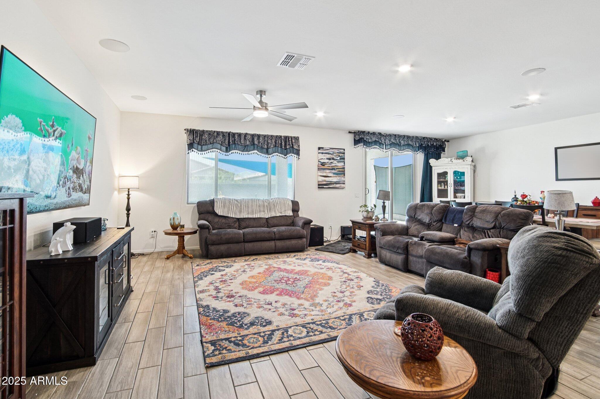 2339 W SUNLAND Avenue