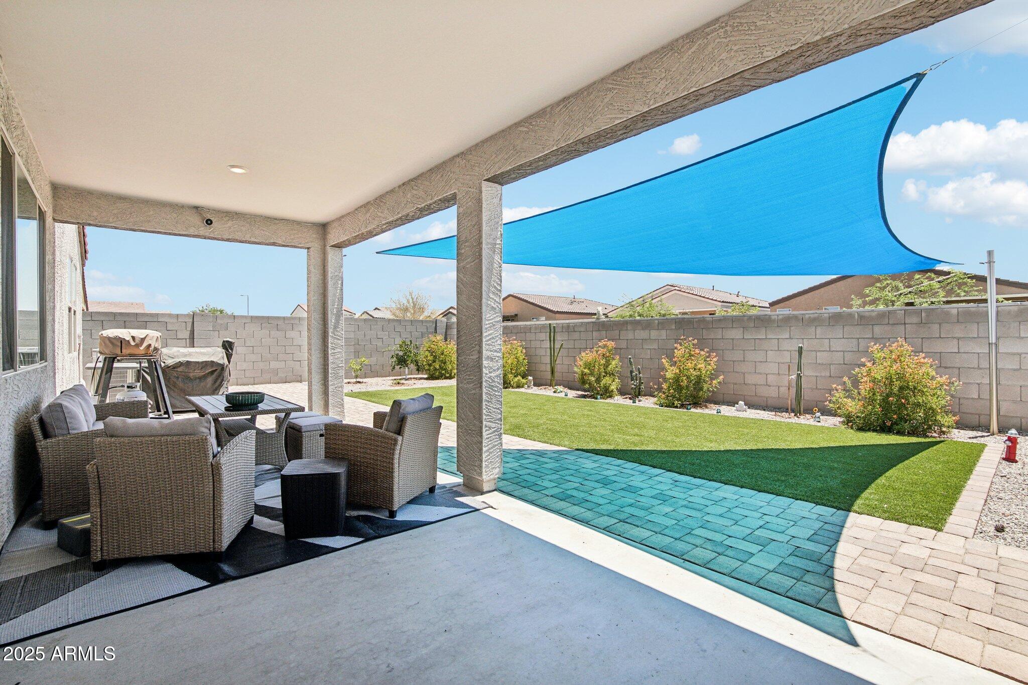 2339 W SUNLAND Avenue