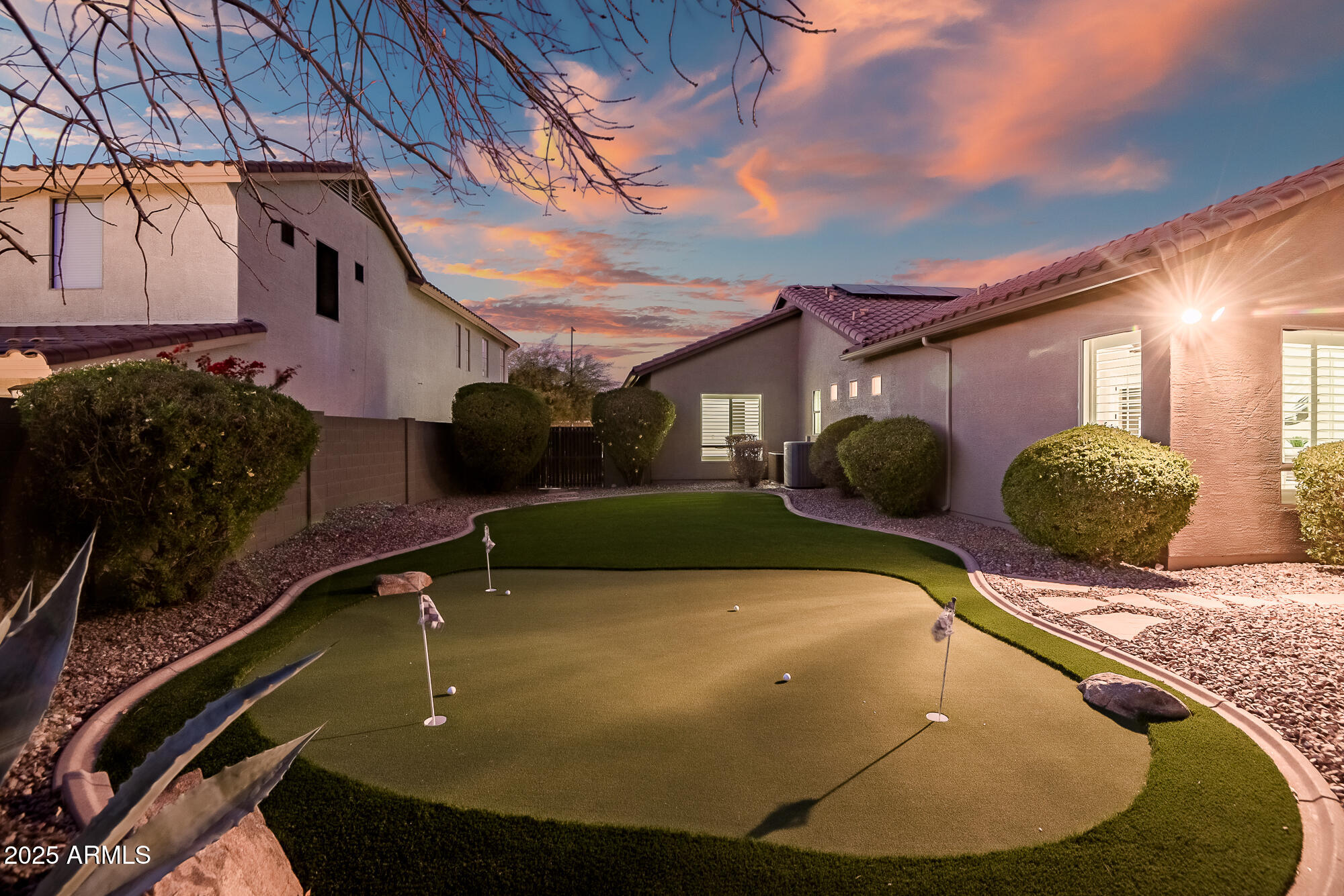 2207 W HIDDEN TREASURE Way