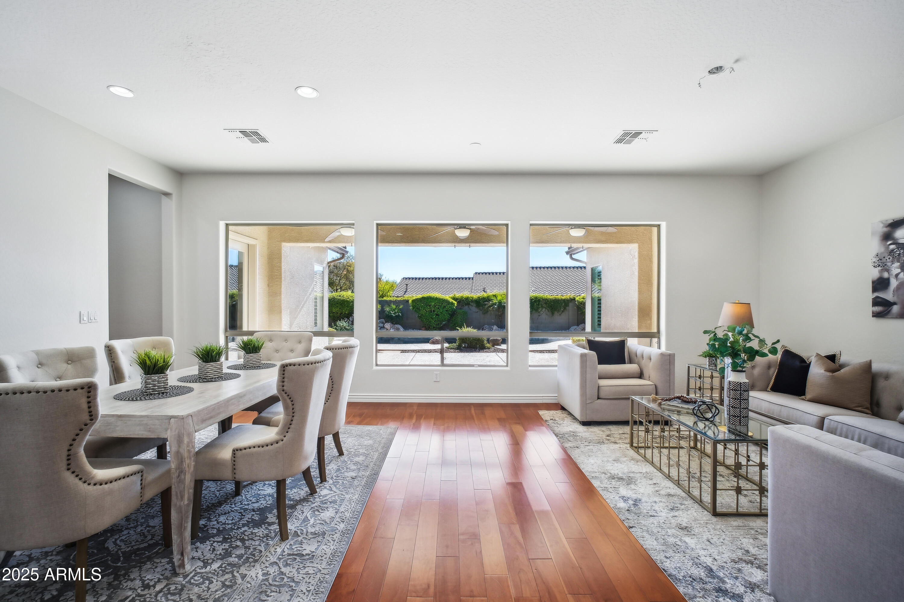 2207 W HIDDEN TREASURE Way