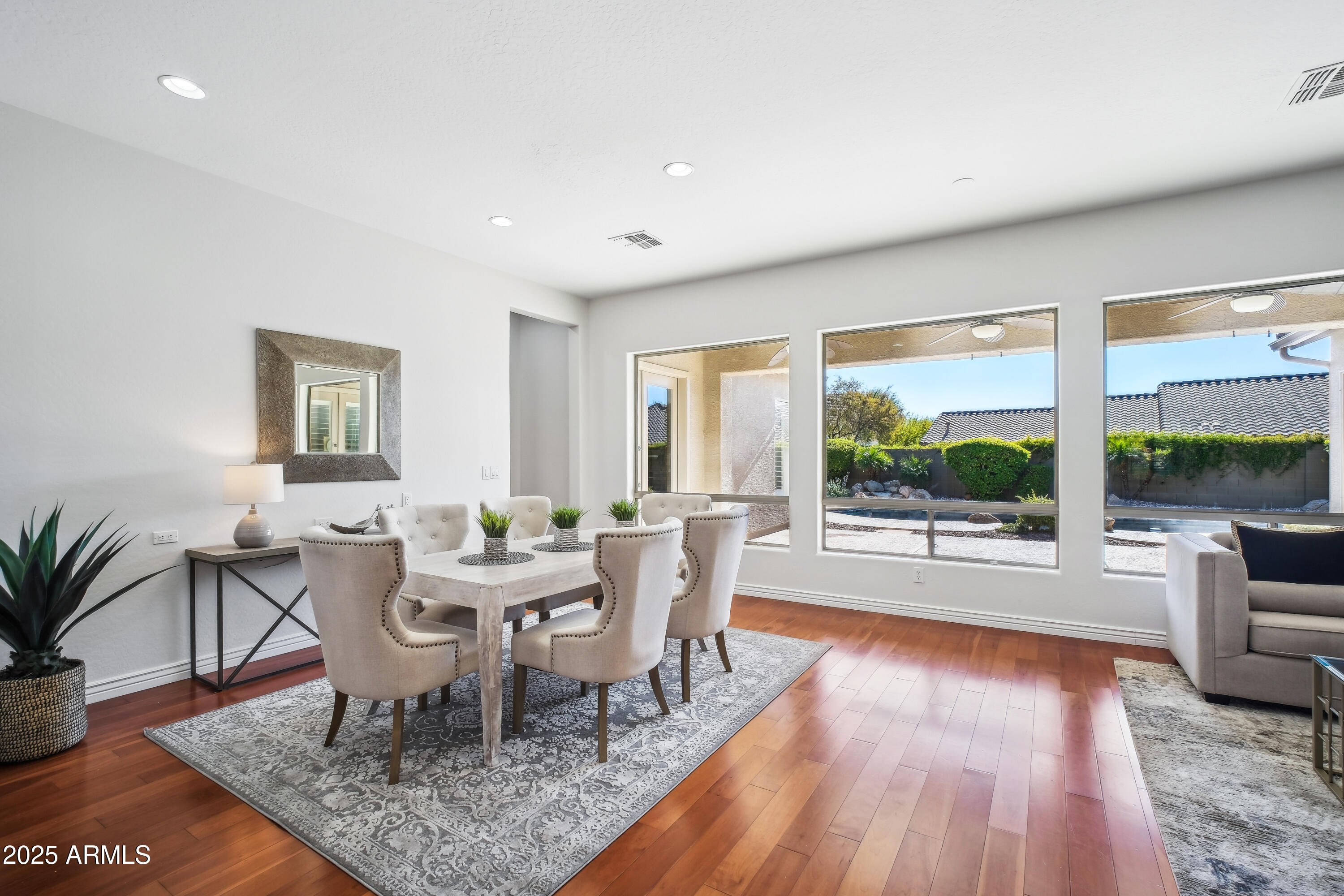 2207 W HIDDEN TREASURE Way