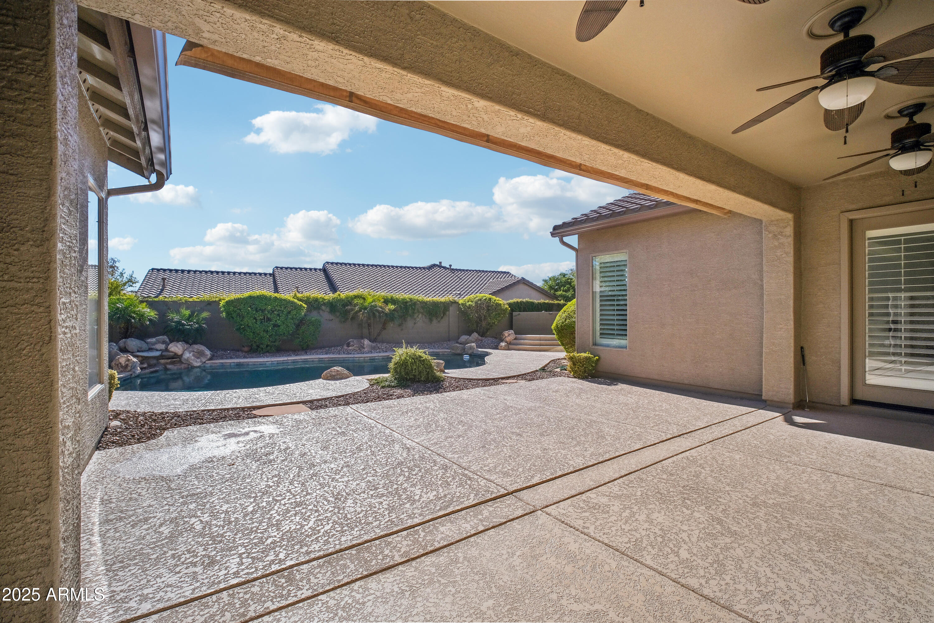 2207 W HIDDEN TREASURE Way