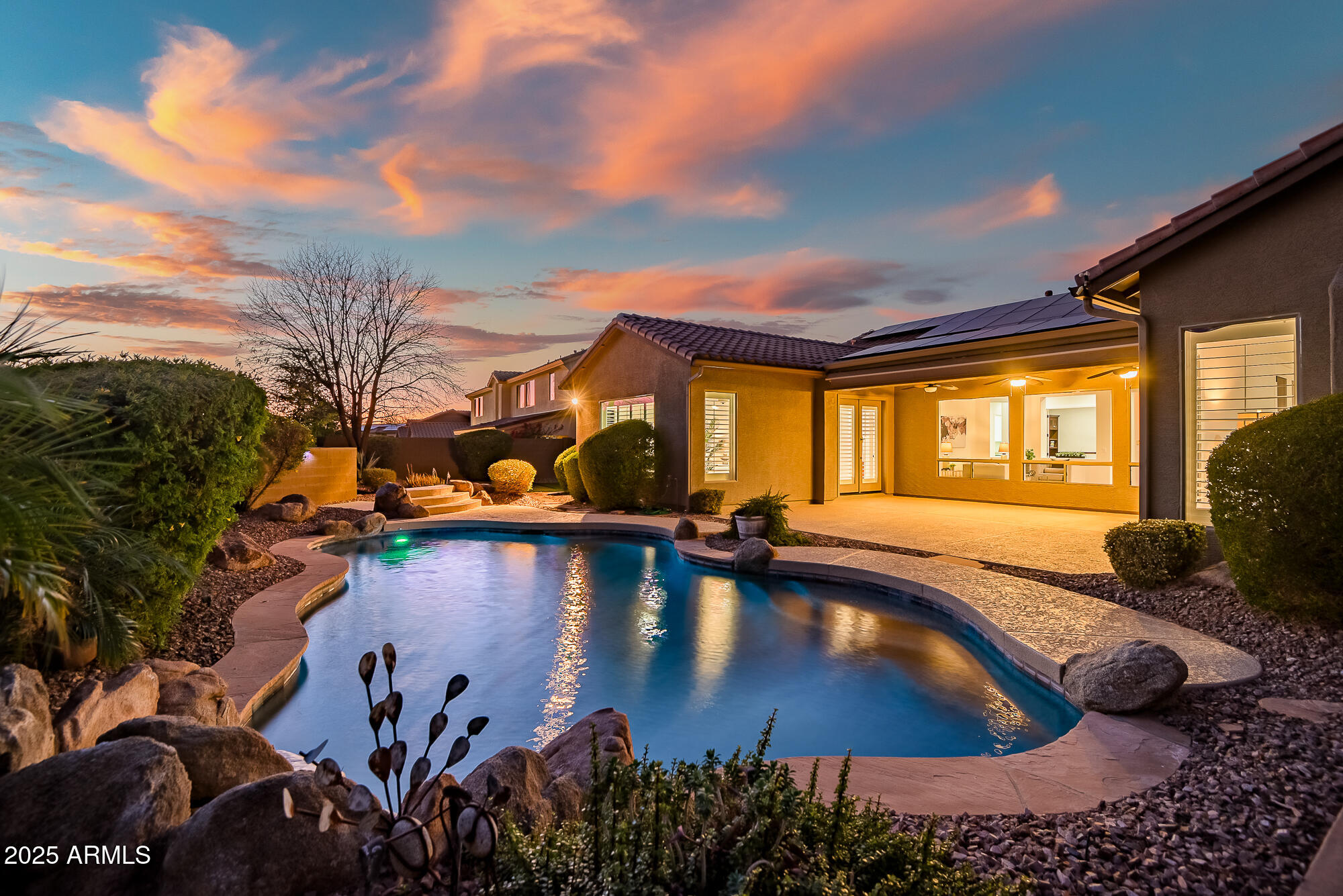 2207 W HIDDEN TREASURE Way