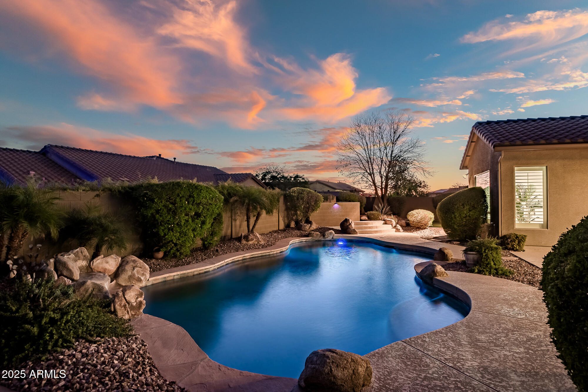 2207 W HIDDEN TREASURE Way