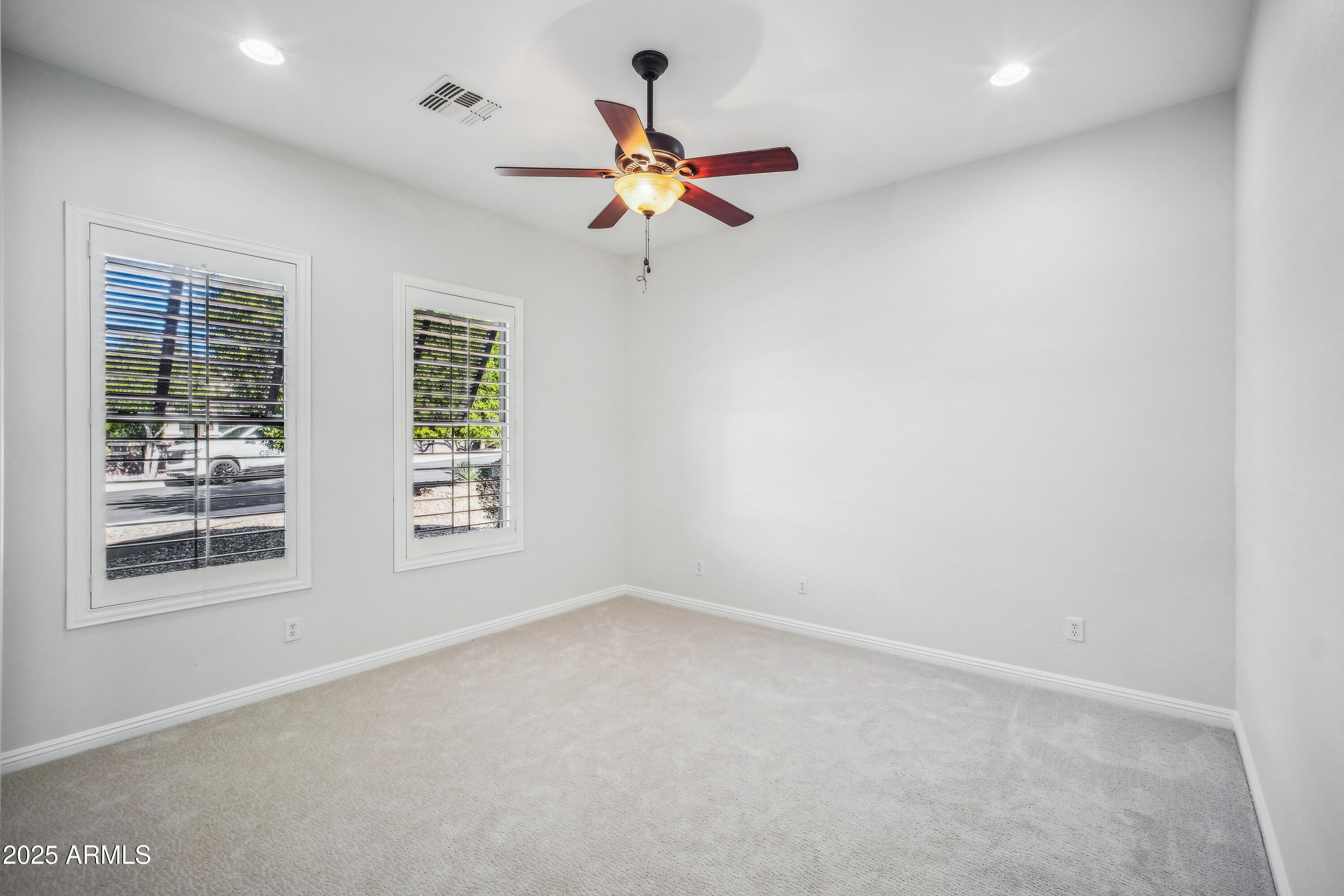 2207 W HIDDEN TREASURE Way