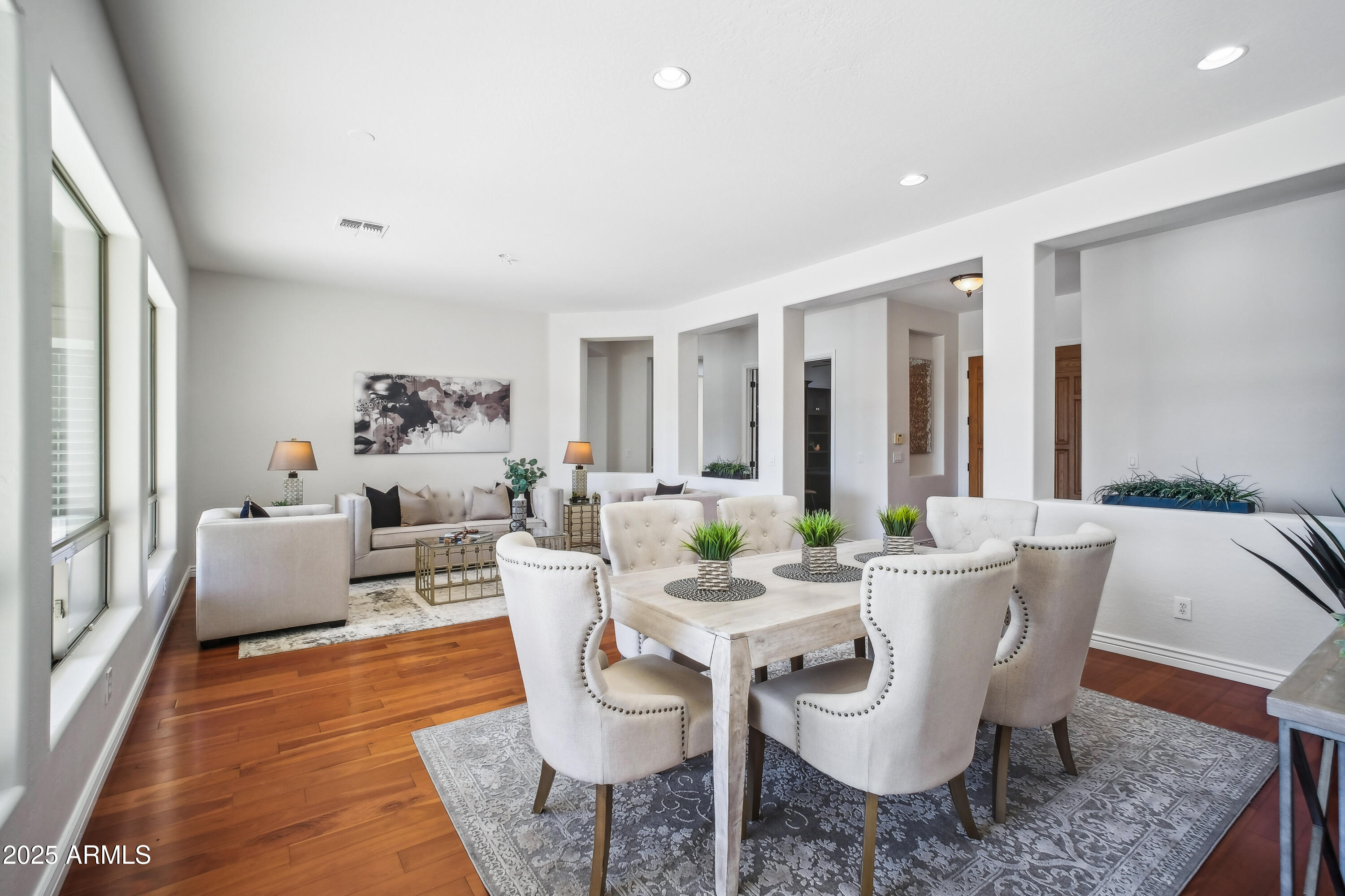 2207 W HIDDEN TREASURE Way