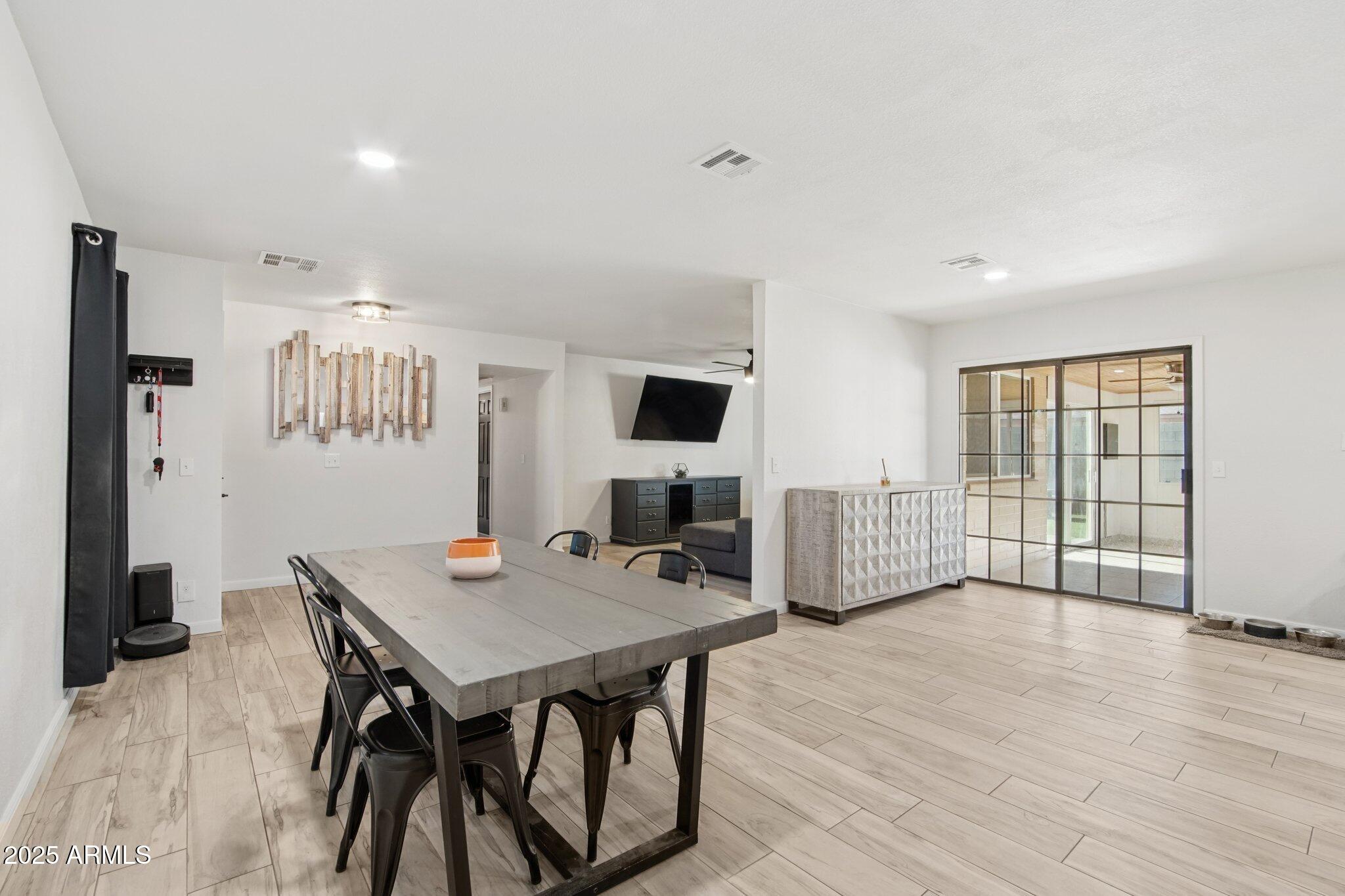 3614 W BLUEFIELD Avenue