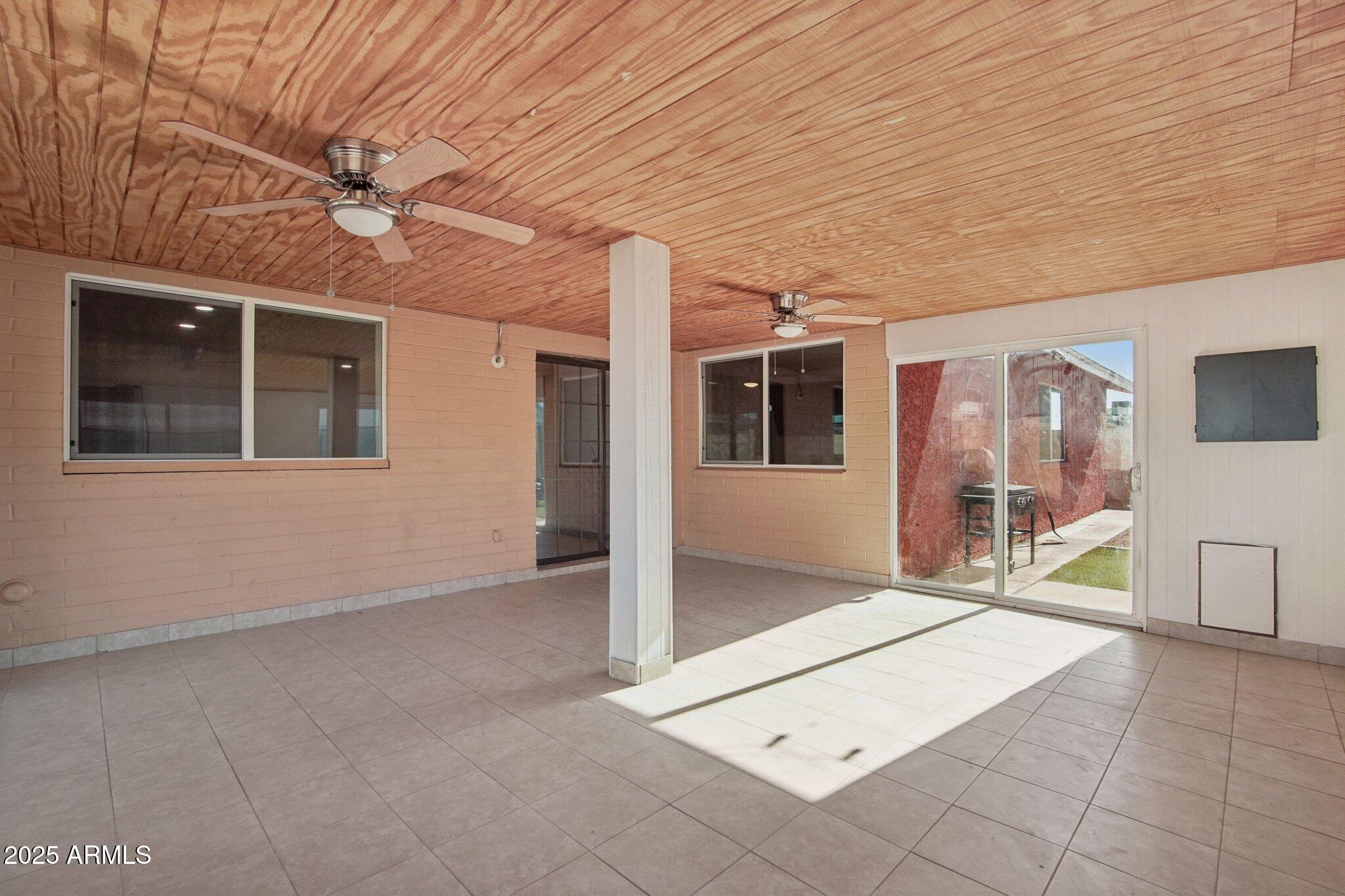 3614 W BLUEFIELD Avenue