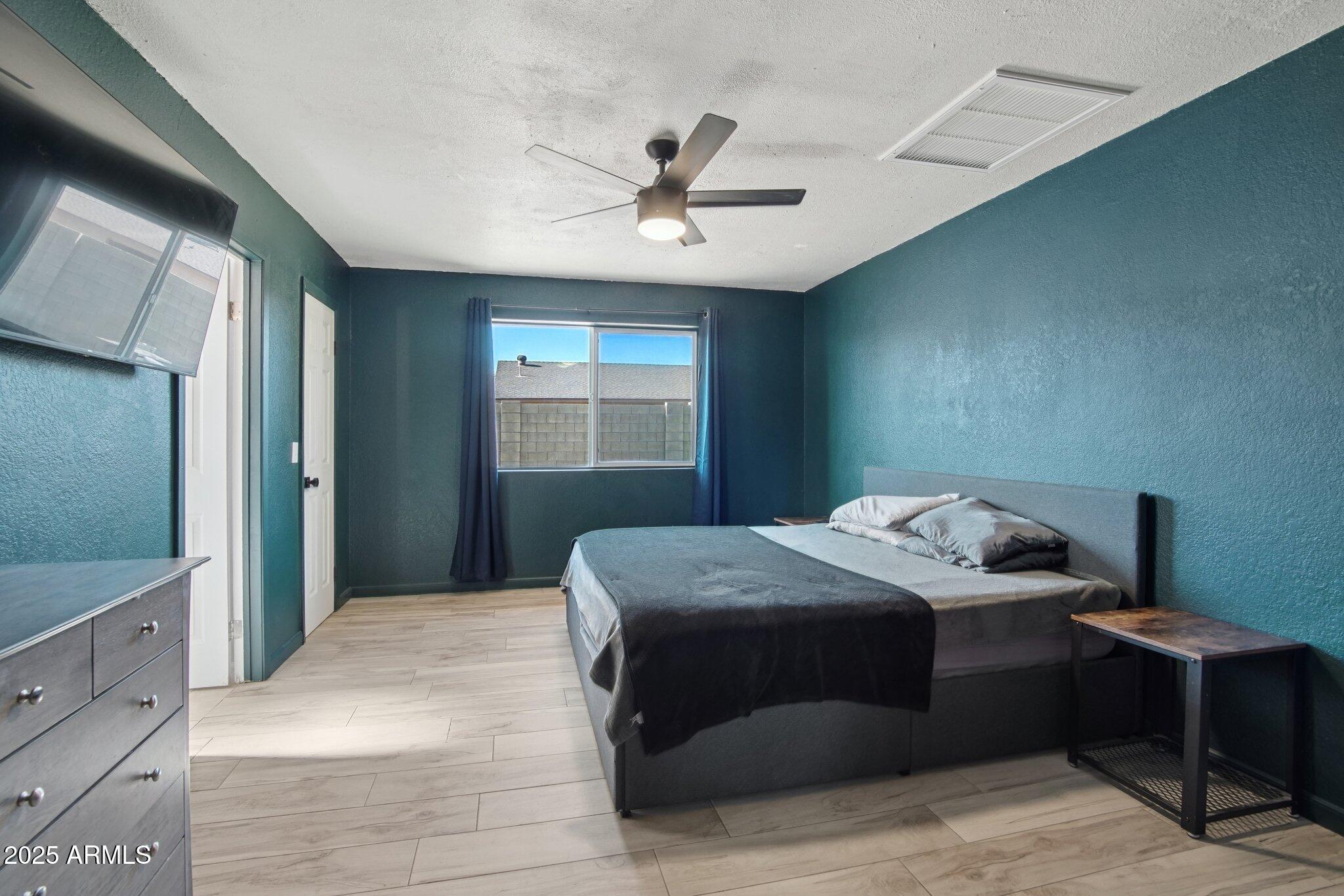 3614 W BLUEFIELD Avenue