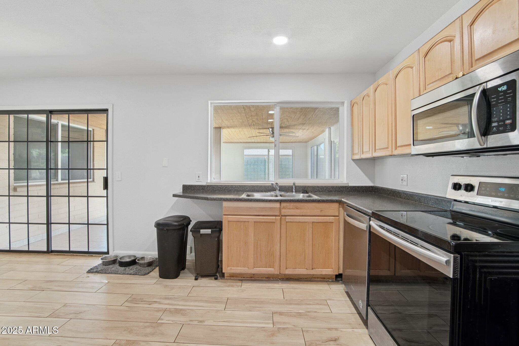 3614 W BLUEFIELD Avenue