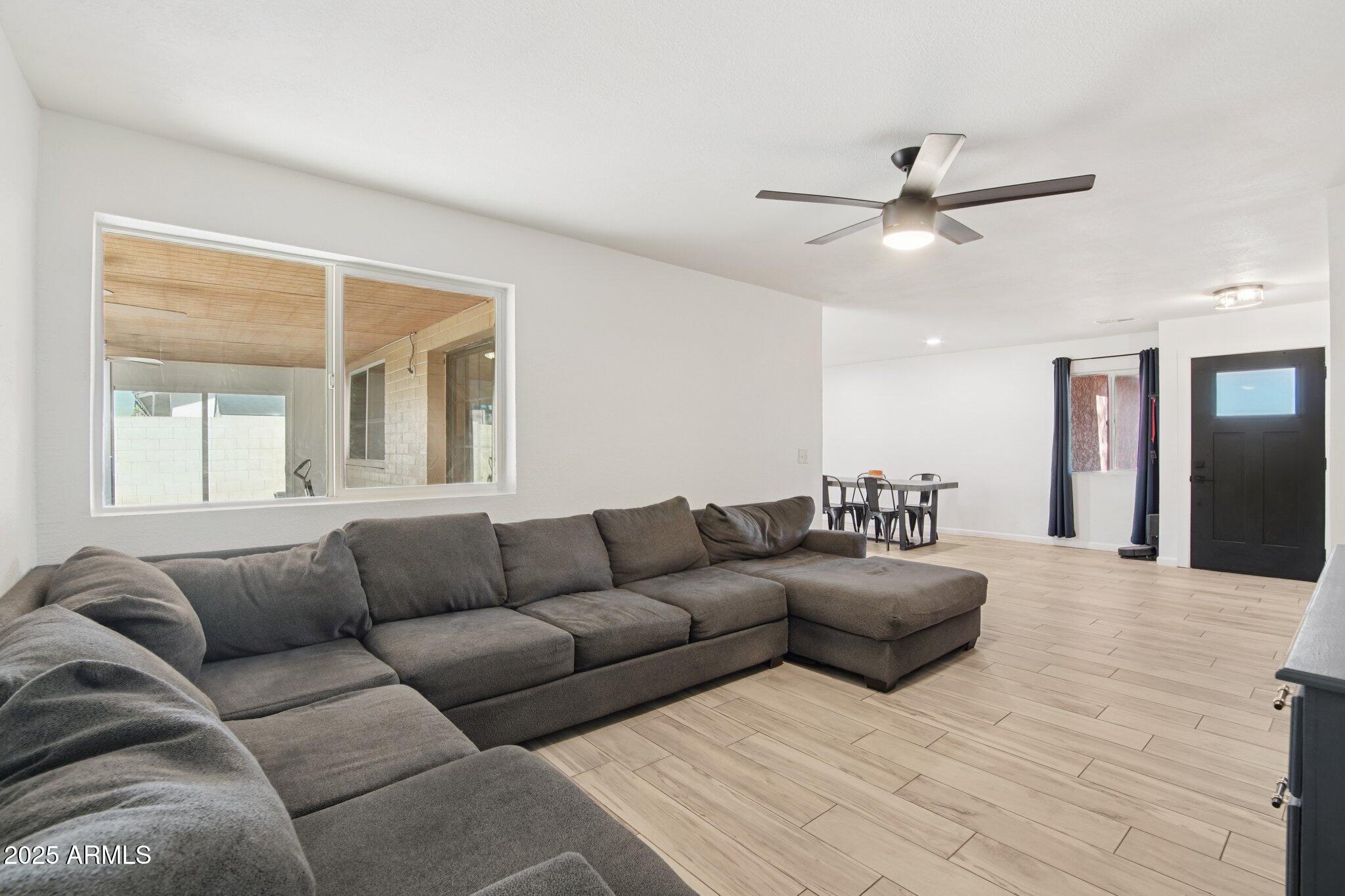 3614 W BLUEFIELD Avenue