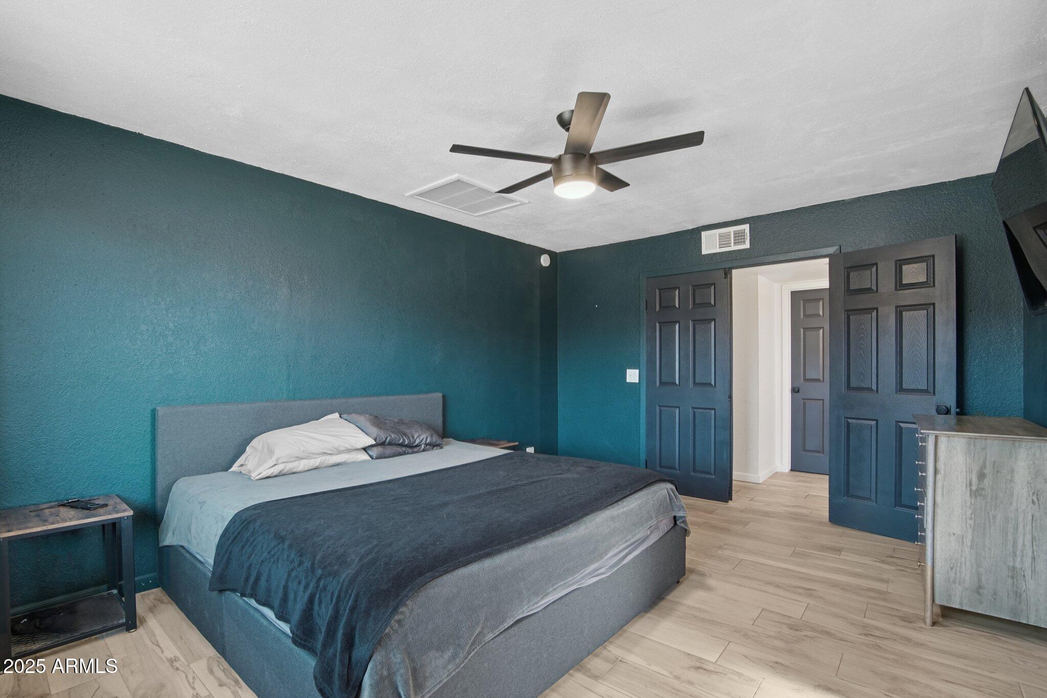 3614 W BLUEFIELD Avenue