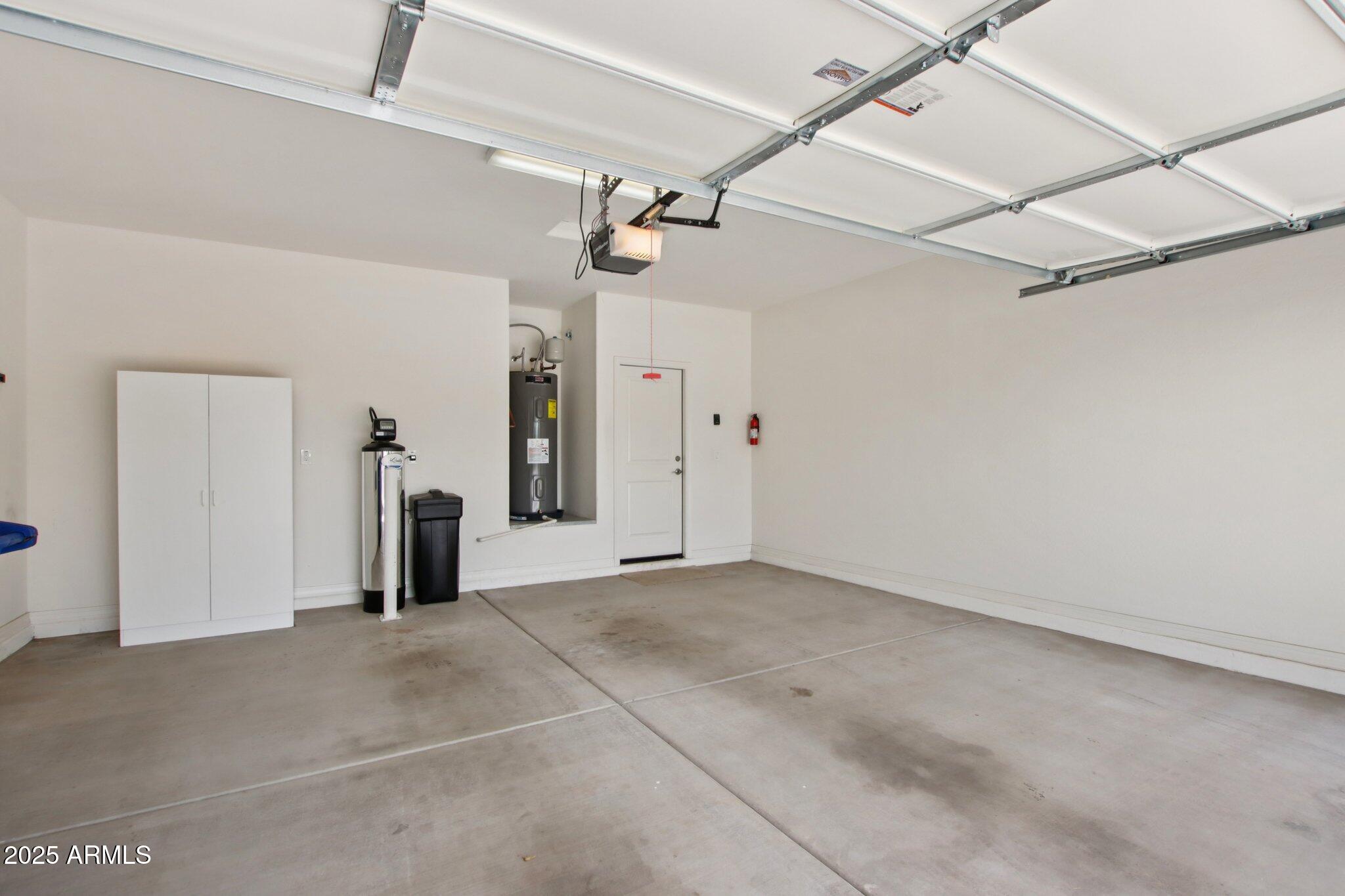 1030 E DETROIT Street