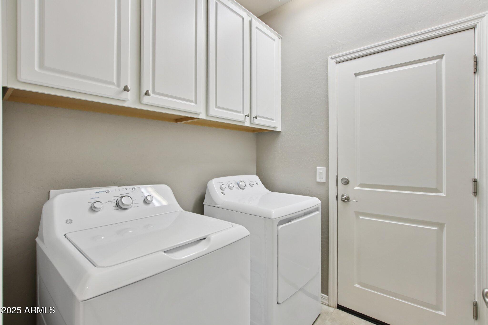 1030 E DETROIT Street