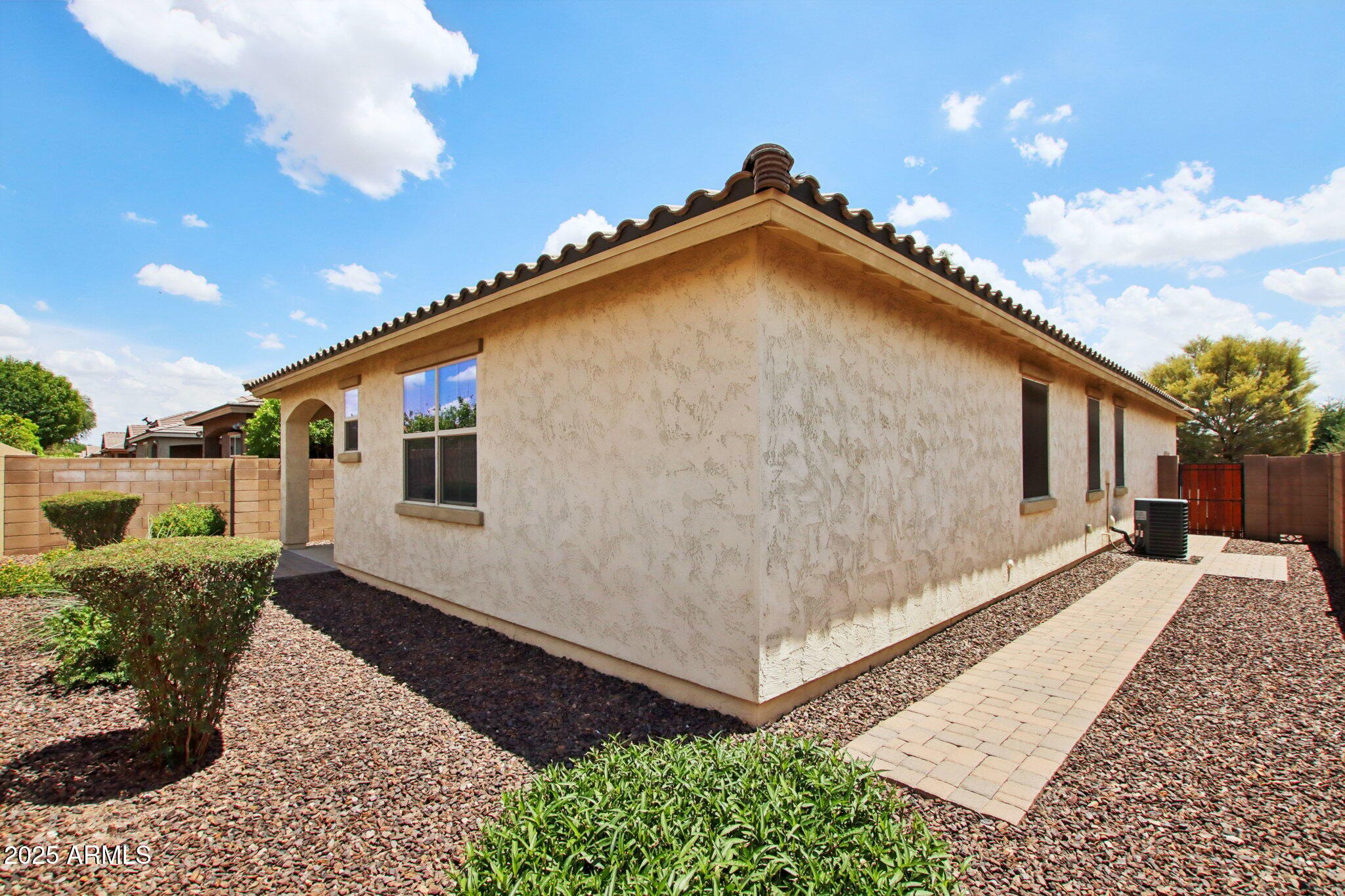 1030 E DETROIT Street