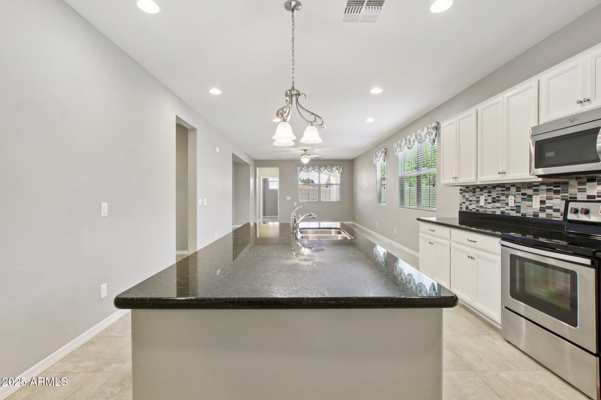 1030 E DETROIT Street