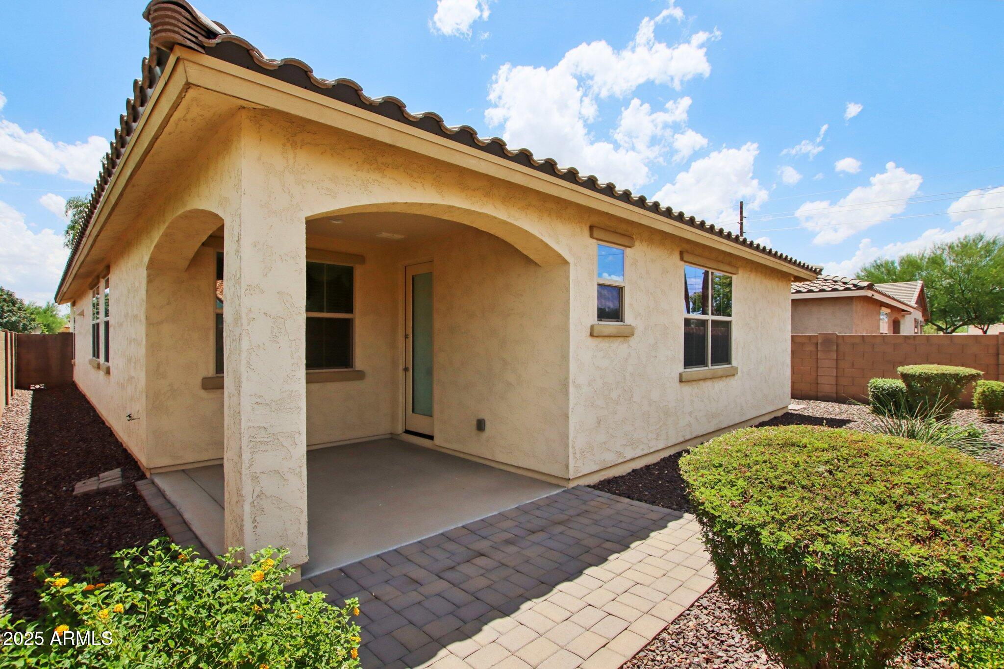 1030 E DETROIT Street