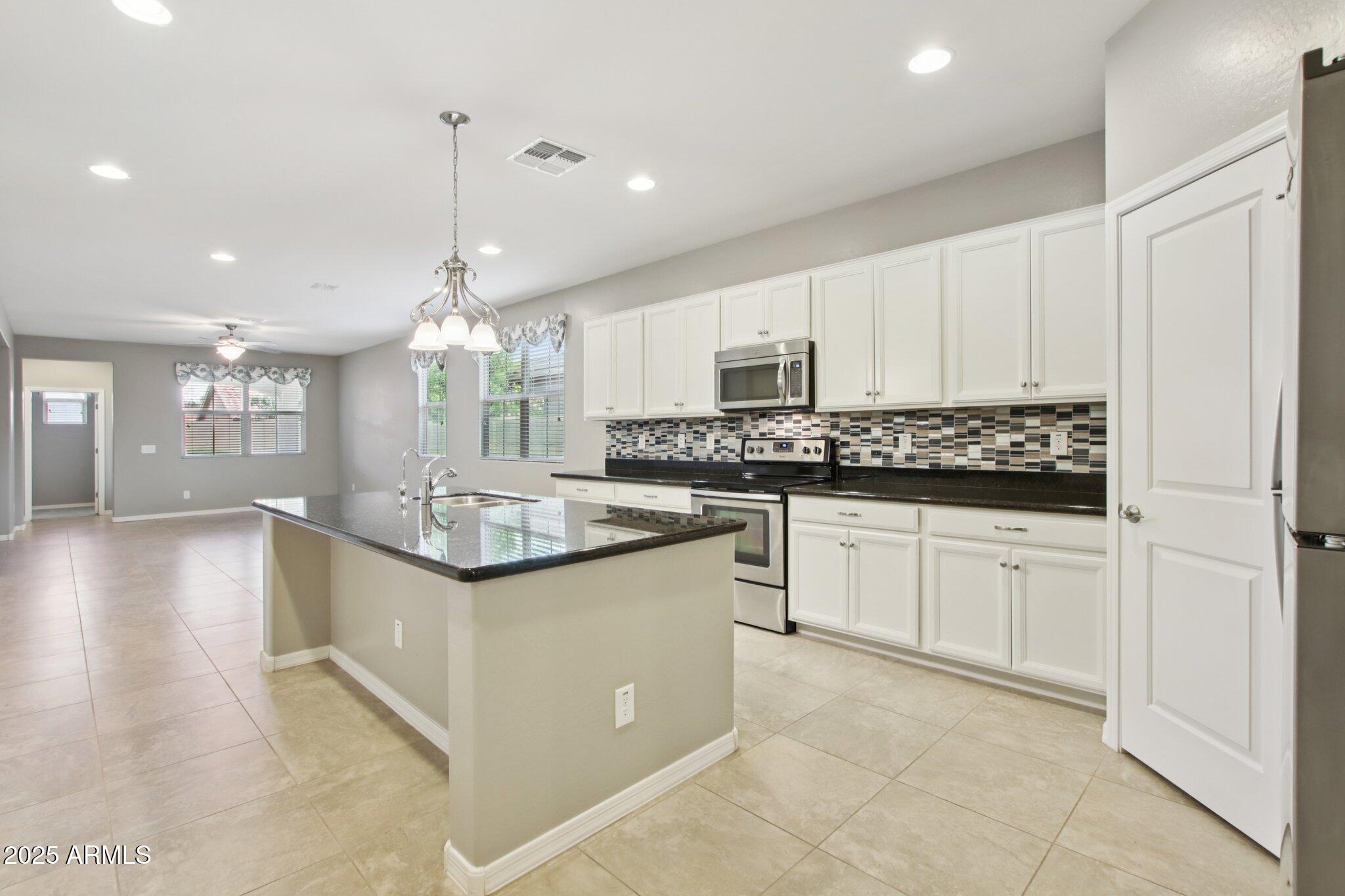 1030 E DETROIT Street