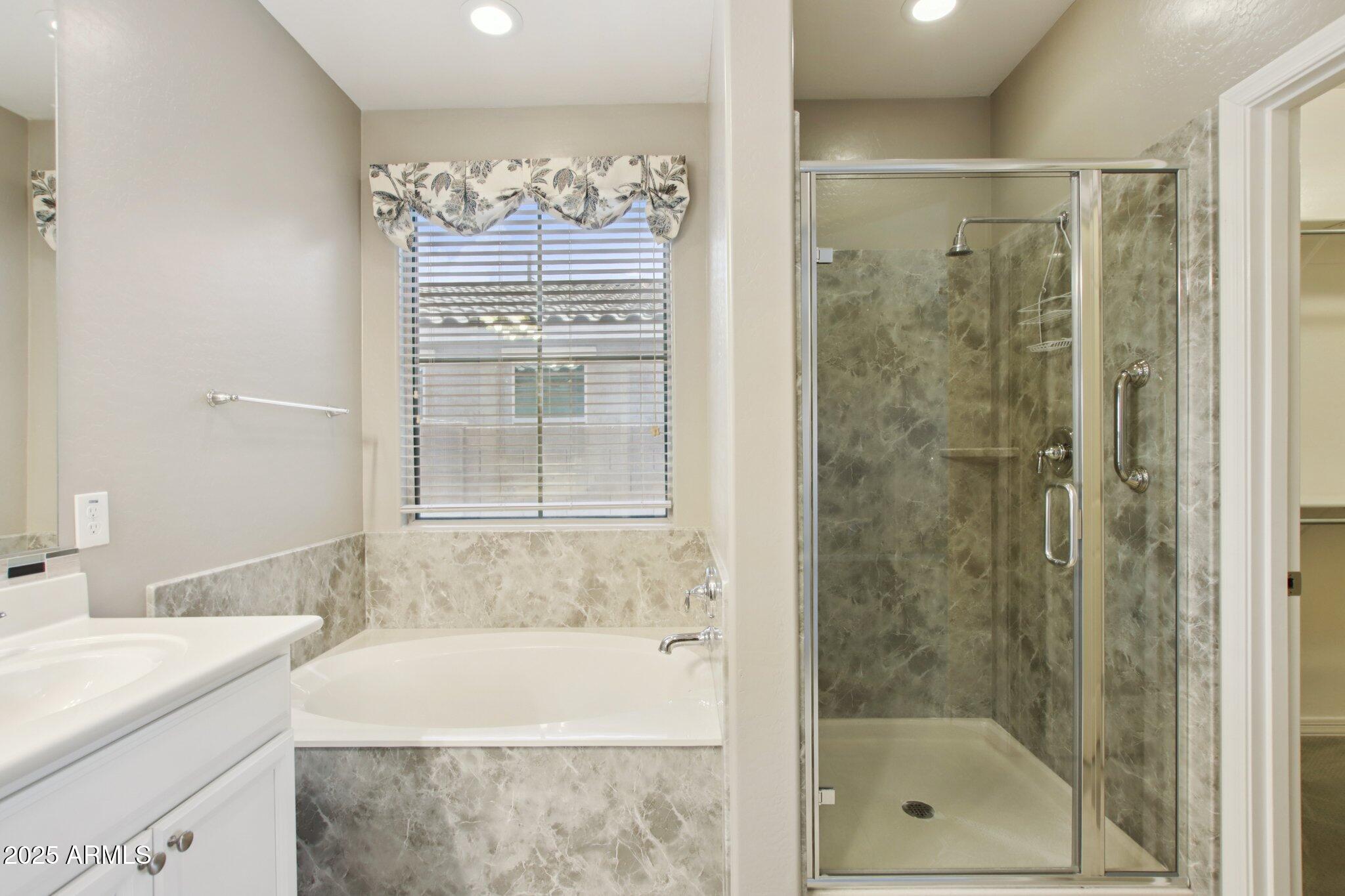 1030 E DETROIT Street