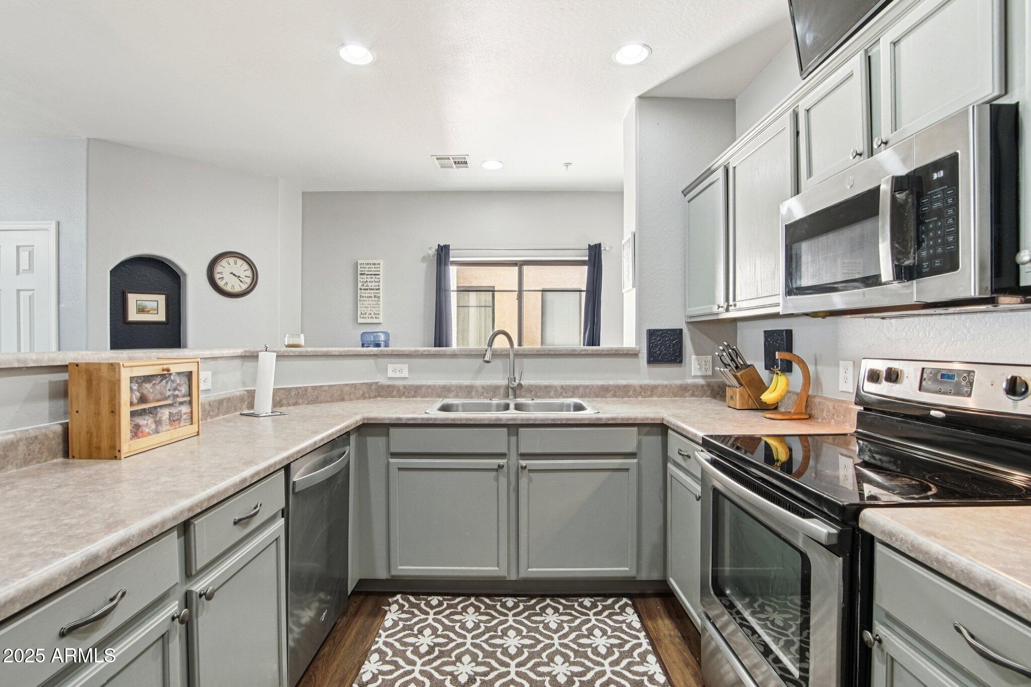 6770 N 47TH Avenue 2011