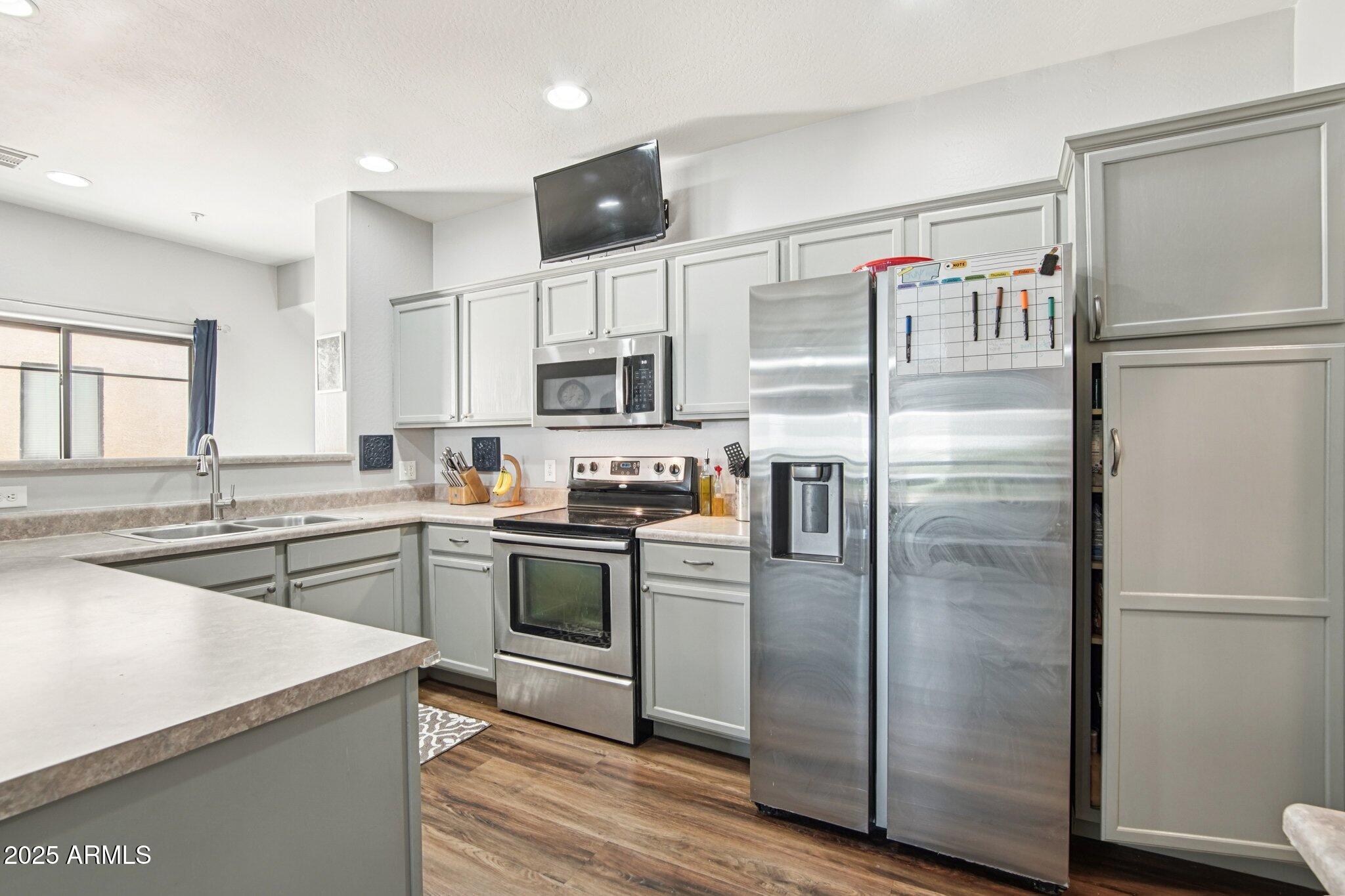 6770 N 47TH Avenue 2011