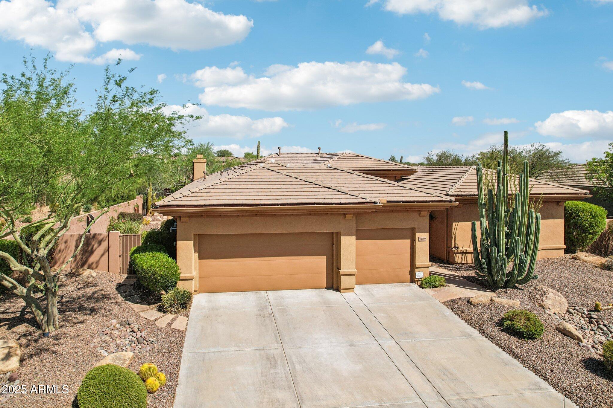 42019 N GOLF CREST Road