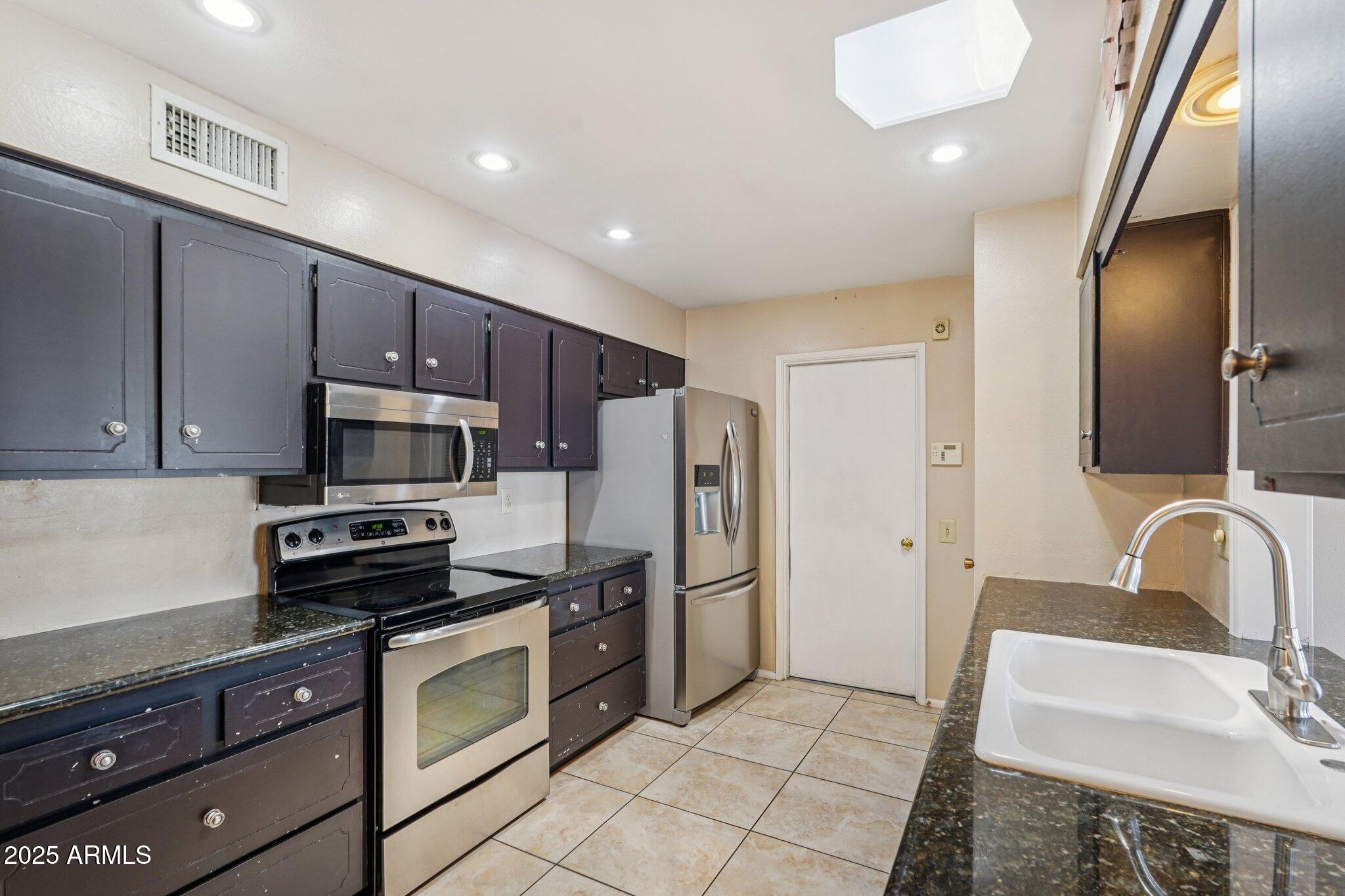 10850 W BROOKSIDE Drive