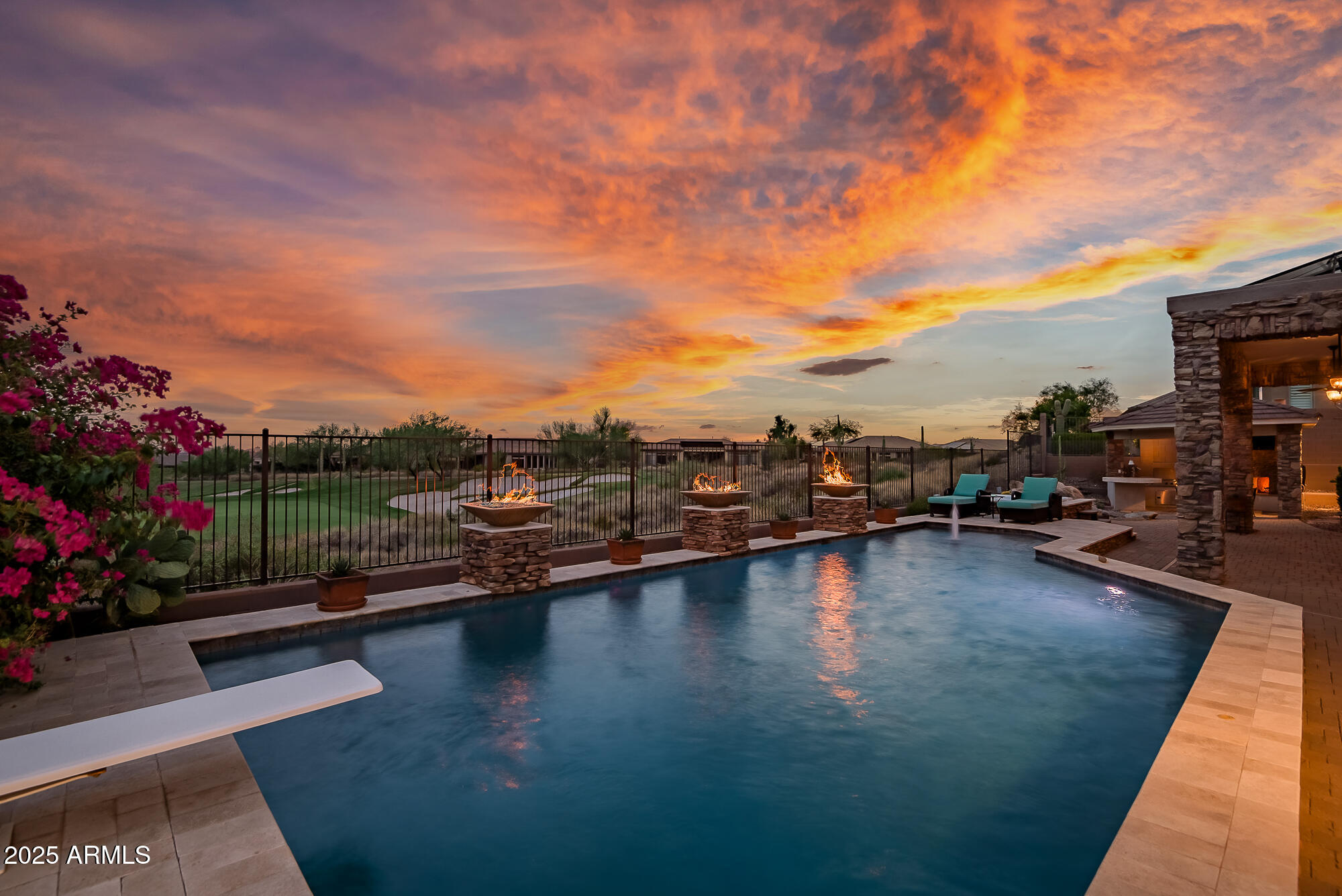 1653 W SILVER PINE Drive