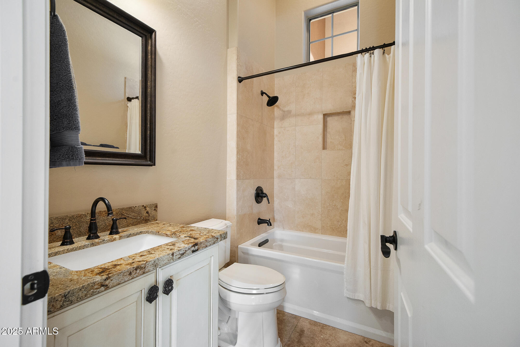 1653 W SILVER PINE Drive