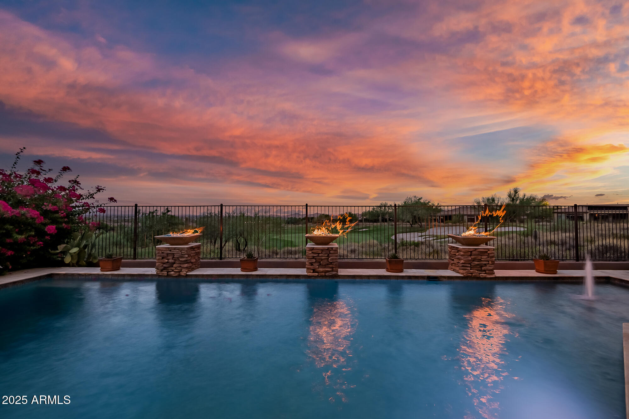 1653 W SILVER PINE Drive