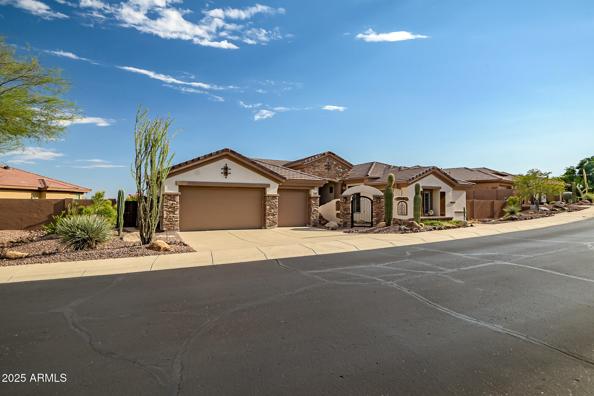 1653 W SILVER PINE Drive