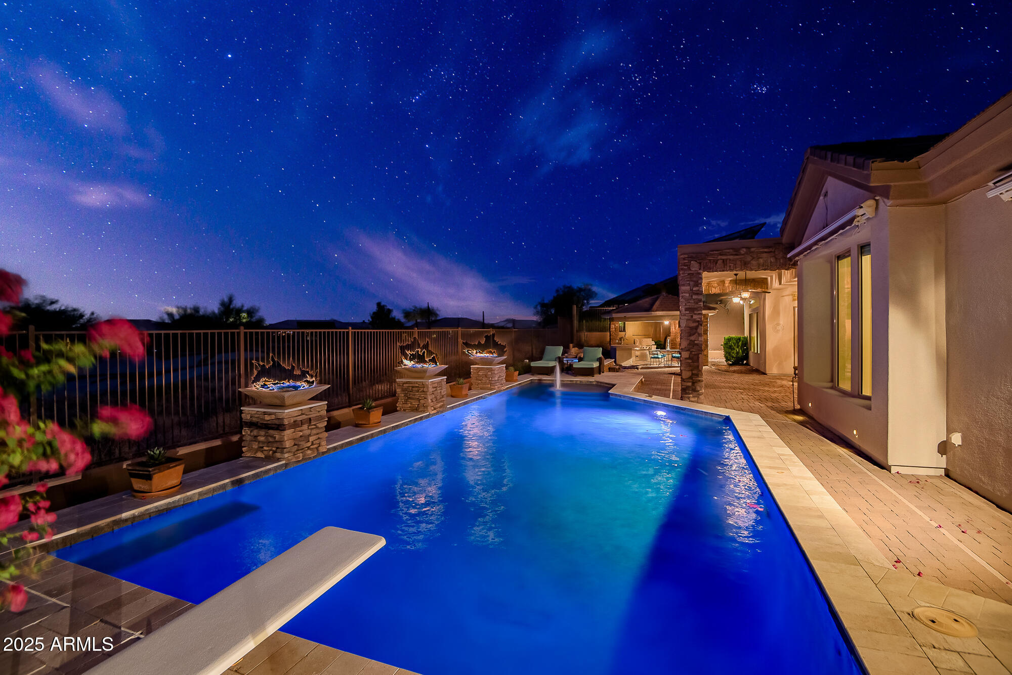 1653 W SILVER PINE Drive