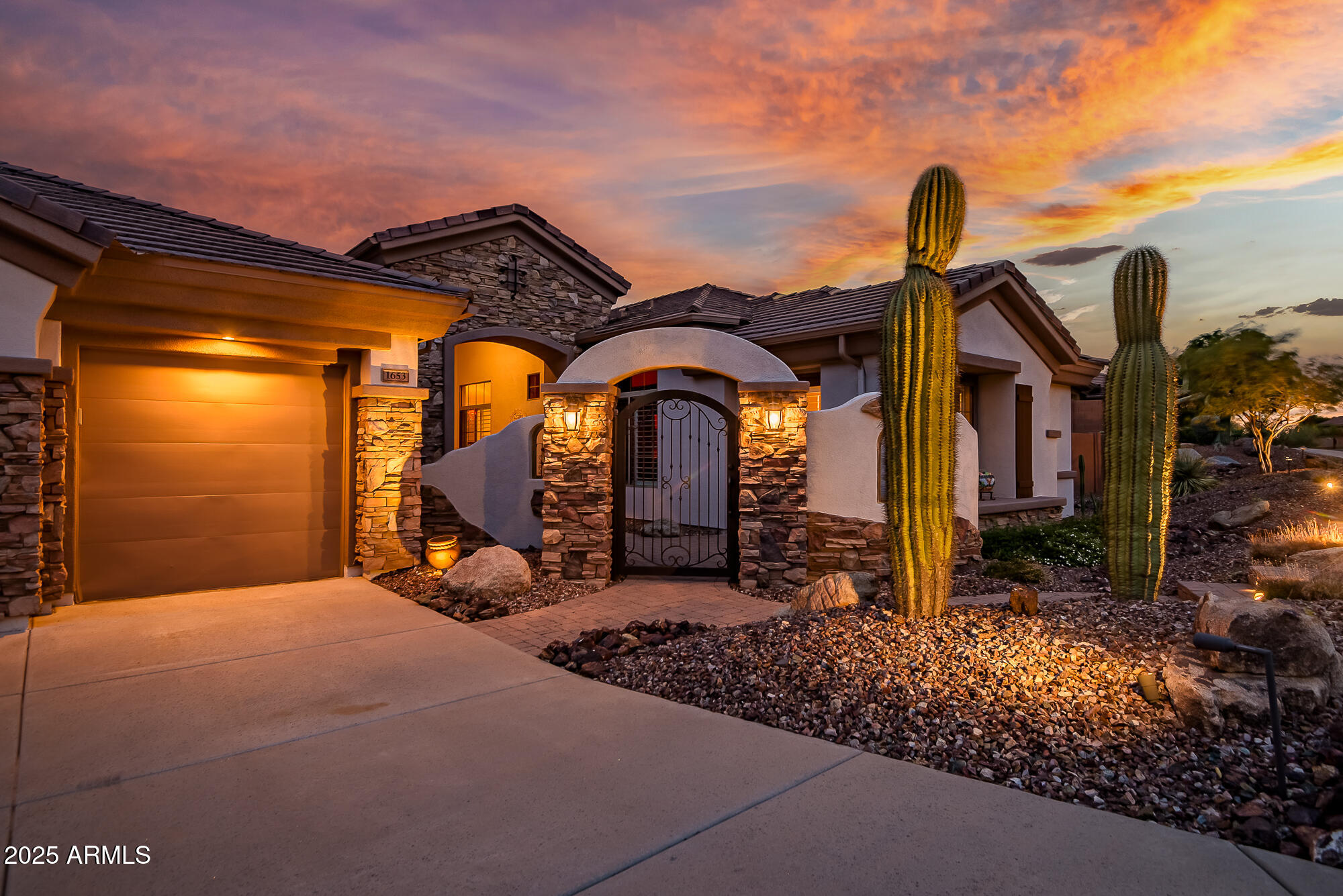 1653 W SILVER PINE Drive